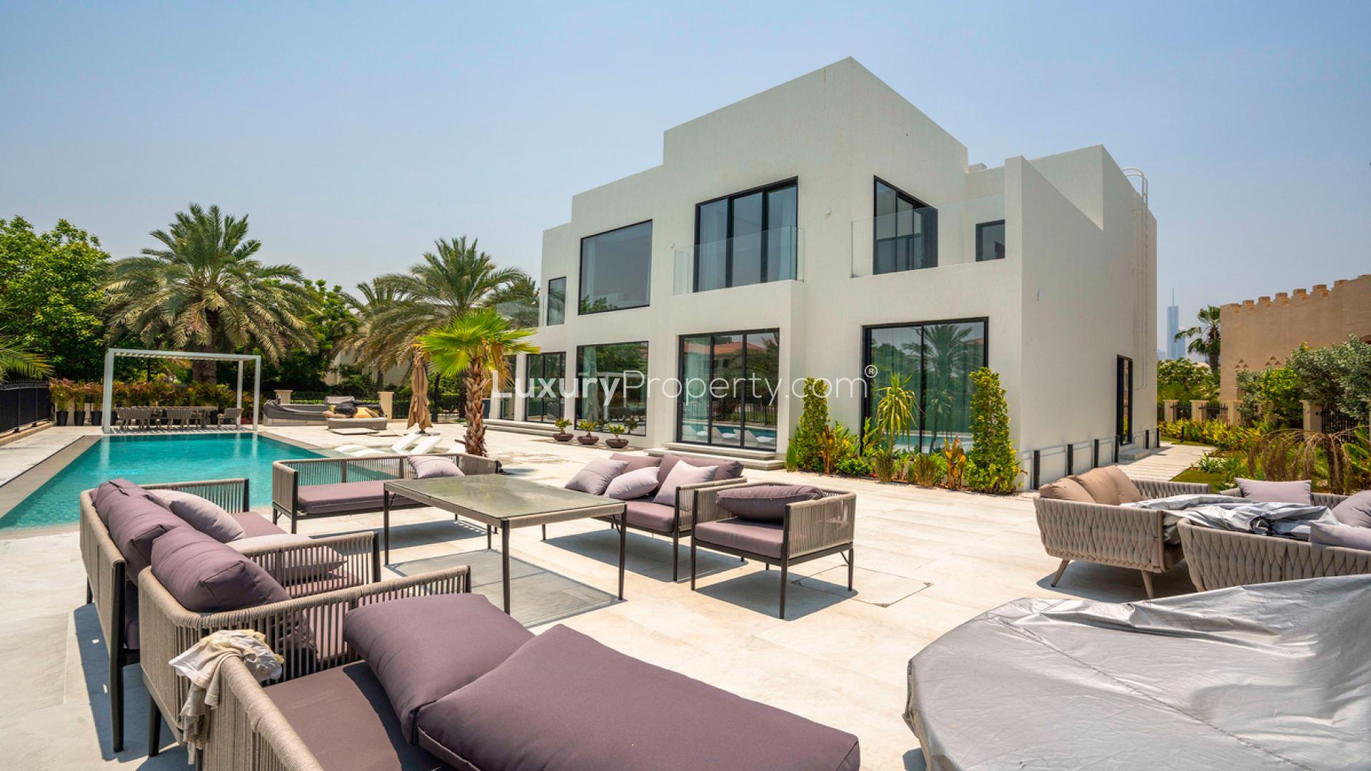 Furnished villa with pool and main lake view in Jumeirah Islands, Islamic Clusters