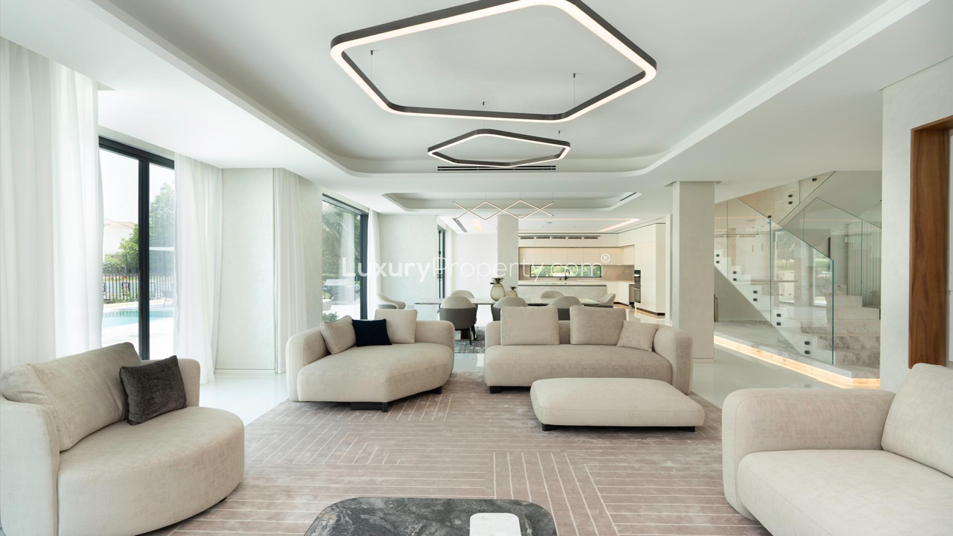 Furnished 5-bedroom villa with pool and palm trees in Jumeirah Islands, Dubai