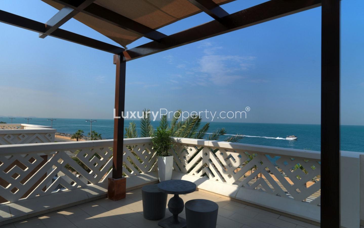 Luxurious bedroom in 5-bedroom villa, Palm Jumeirah, Dubai. Elegant decor and sea views
