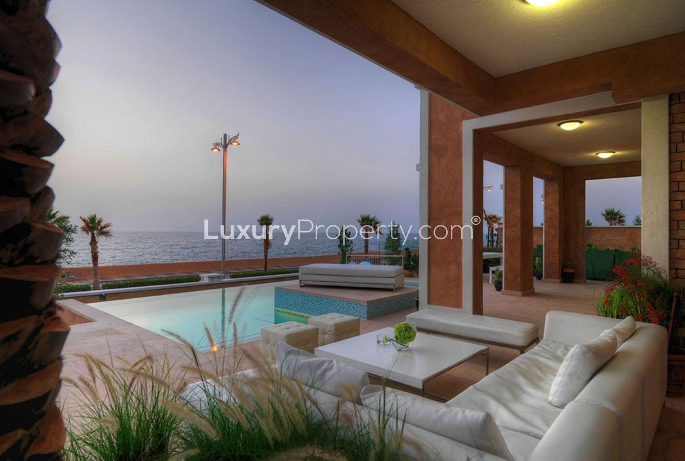 Luxurious villa terrace with stunning sea view in Palm Jumeirah, Dubai