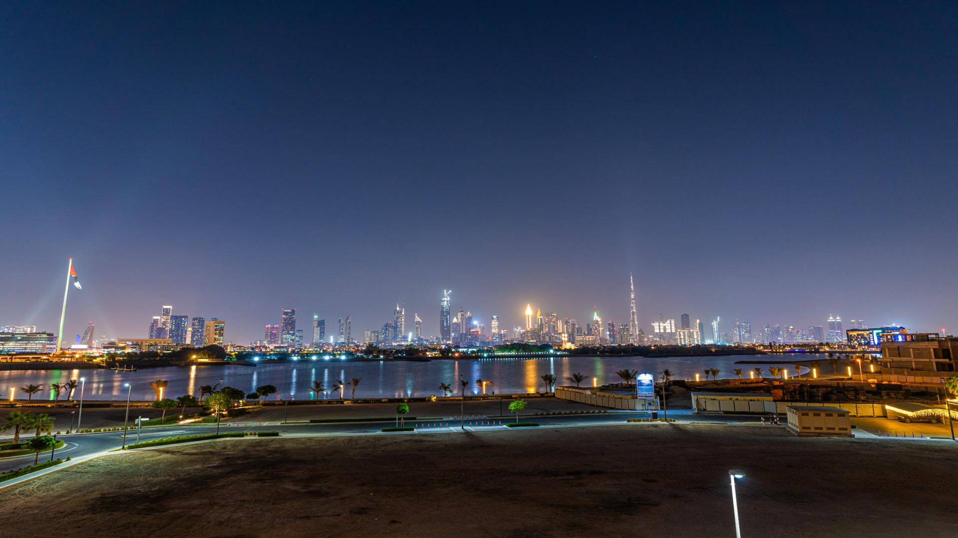 Luxurious grand entrance with chandelier in Pearl Jumeirah villa for sale, LP43684