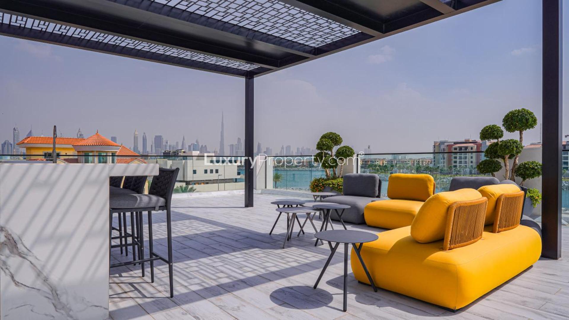 Luxurious Pearl Jumeirah villa exterior with balconies and modern design, Dubai real estate