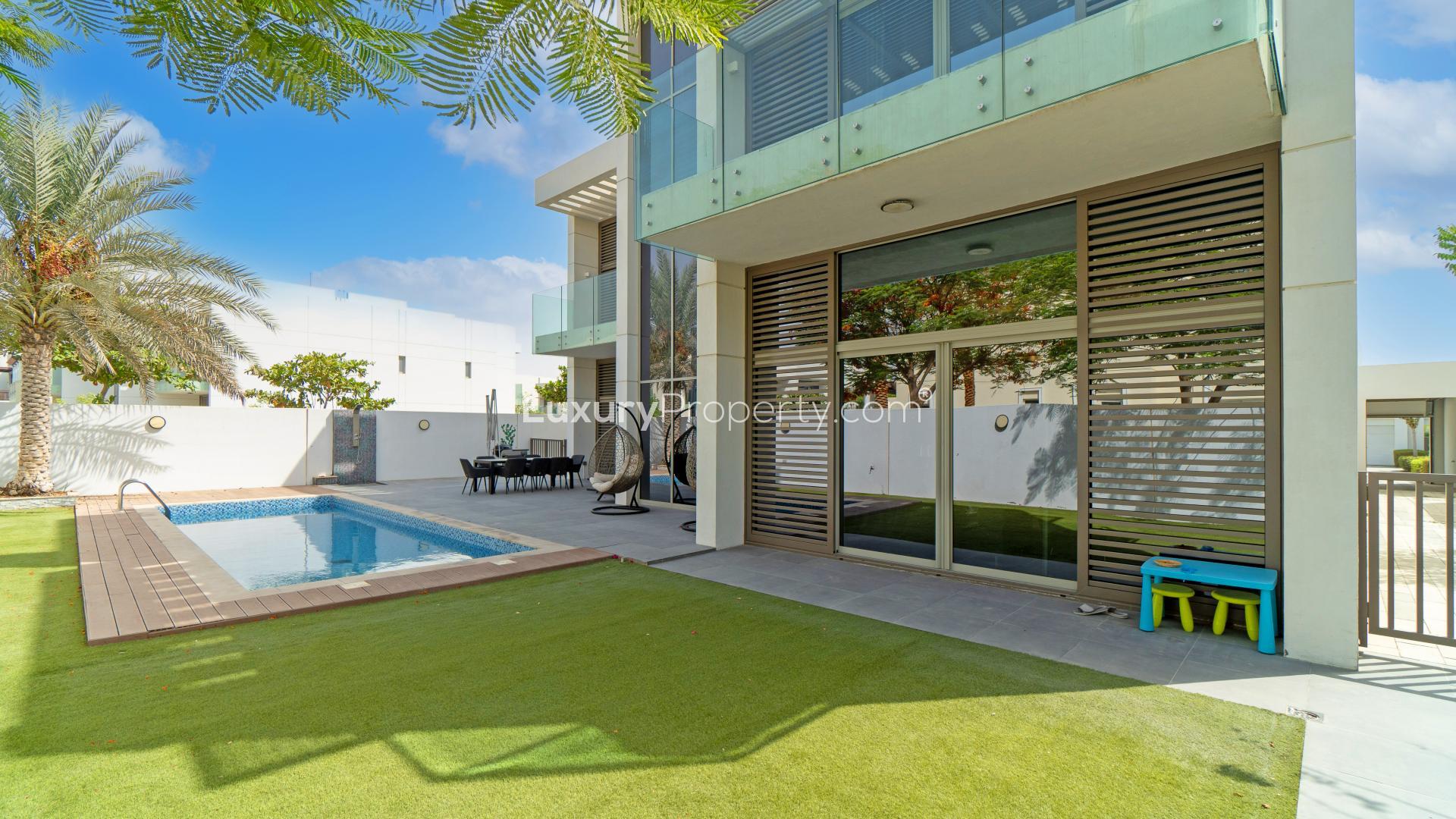 Luxurious living room in District One villa, Mohammed Bin Rashid City, spacious and elegantly furnished