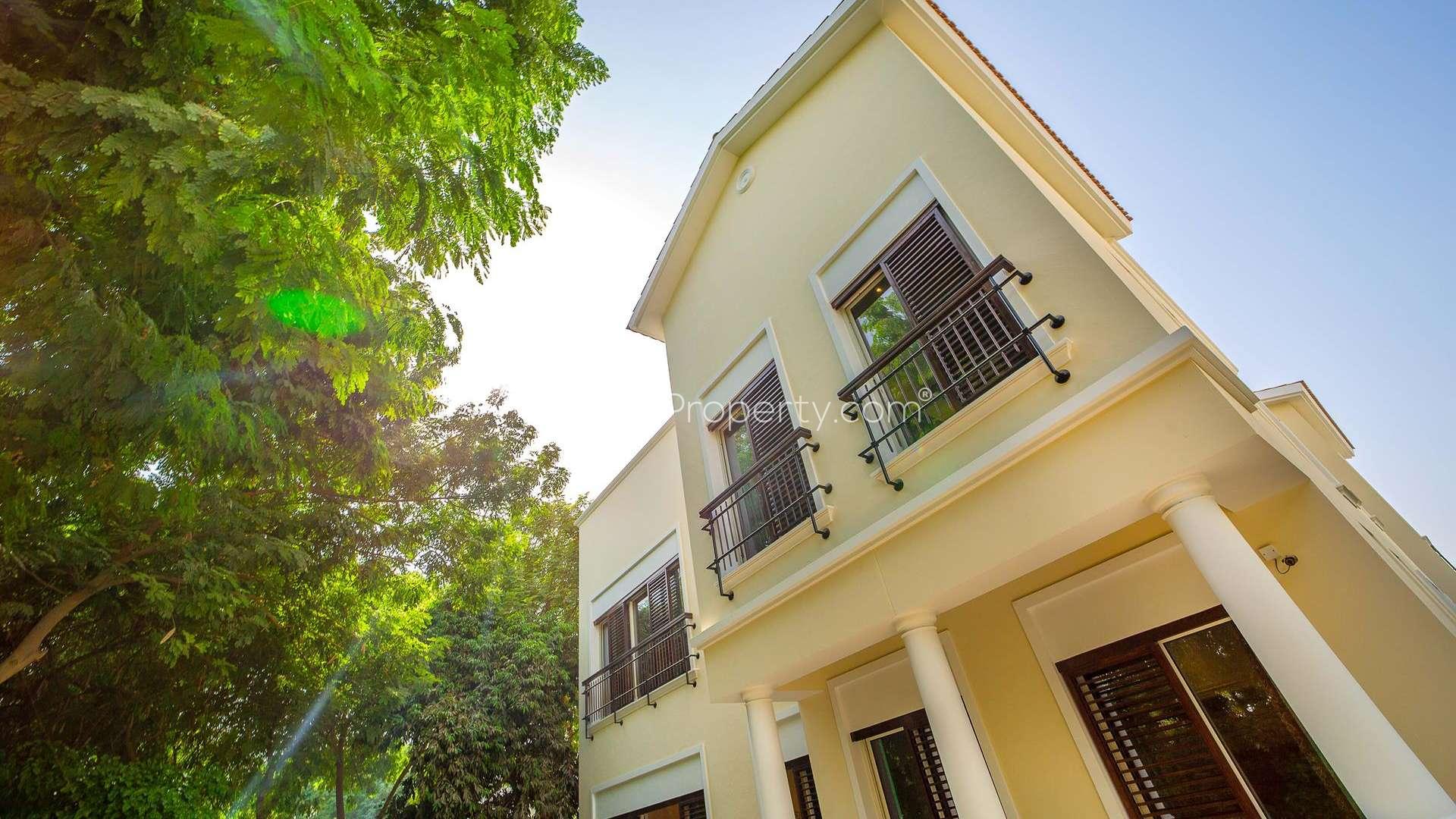 Elegant dining area in luxury villa, District One, Mohammed Bin Rashid City
