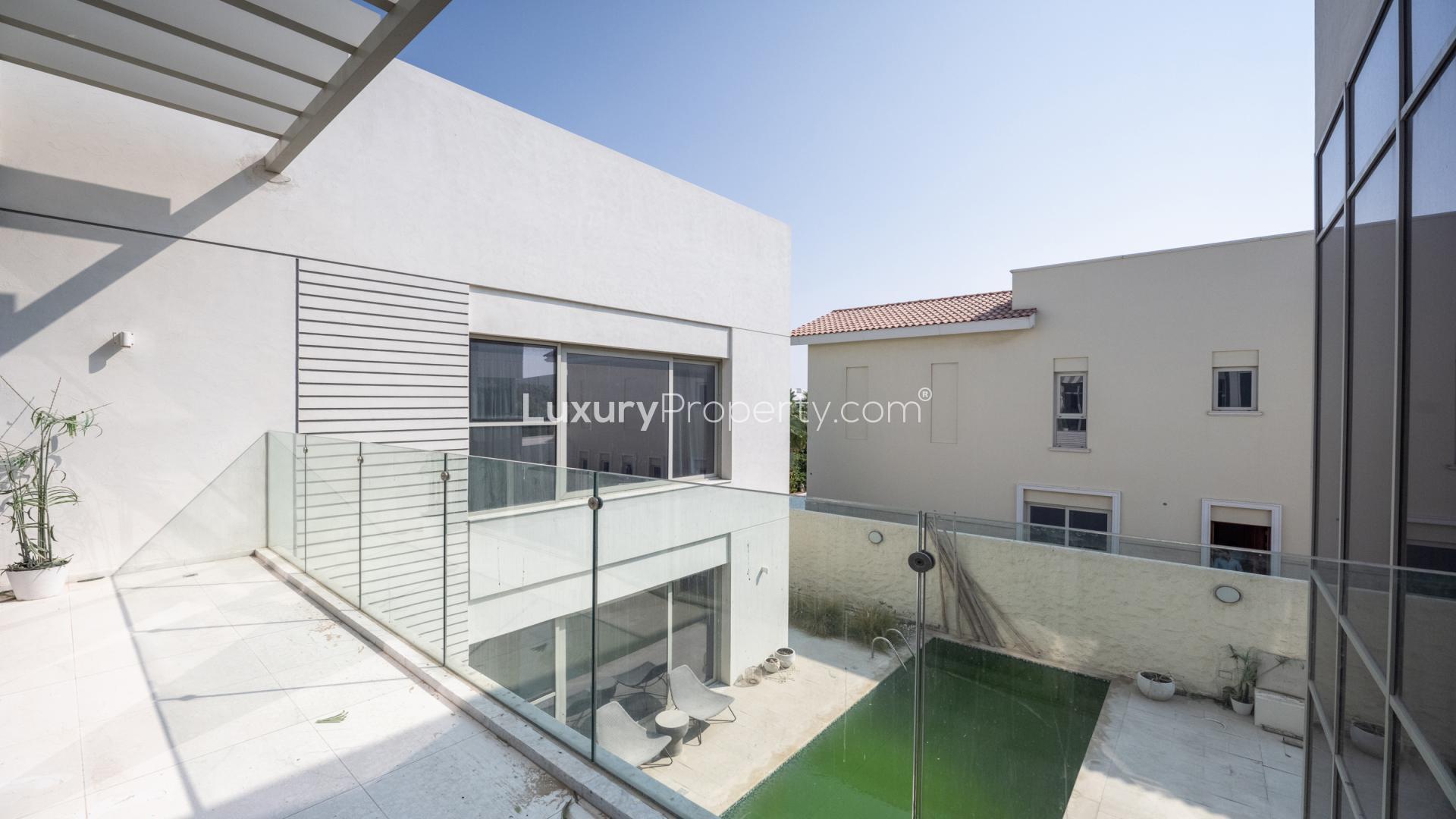 Luxurious bathroom in District One villa, Mohammed Bin Rashid City, featuring modern fixtures