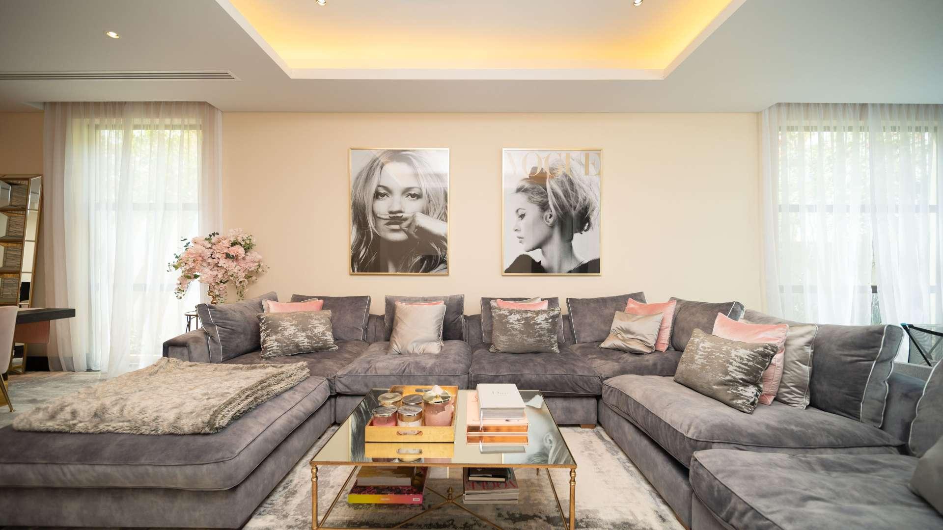 Modern 5-bedroom villa with pool for sale in Jumeirah Golf Estates, Dubai