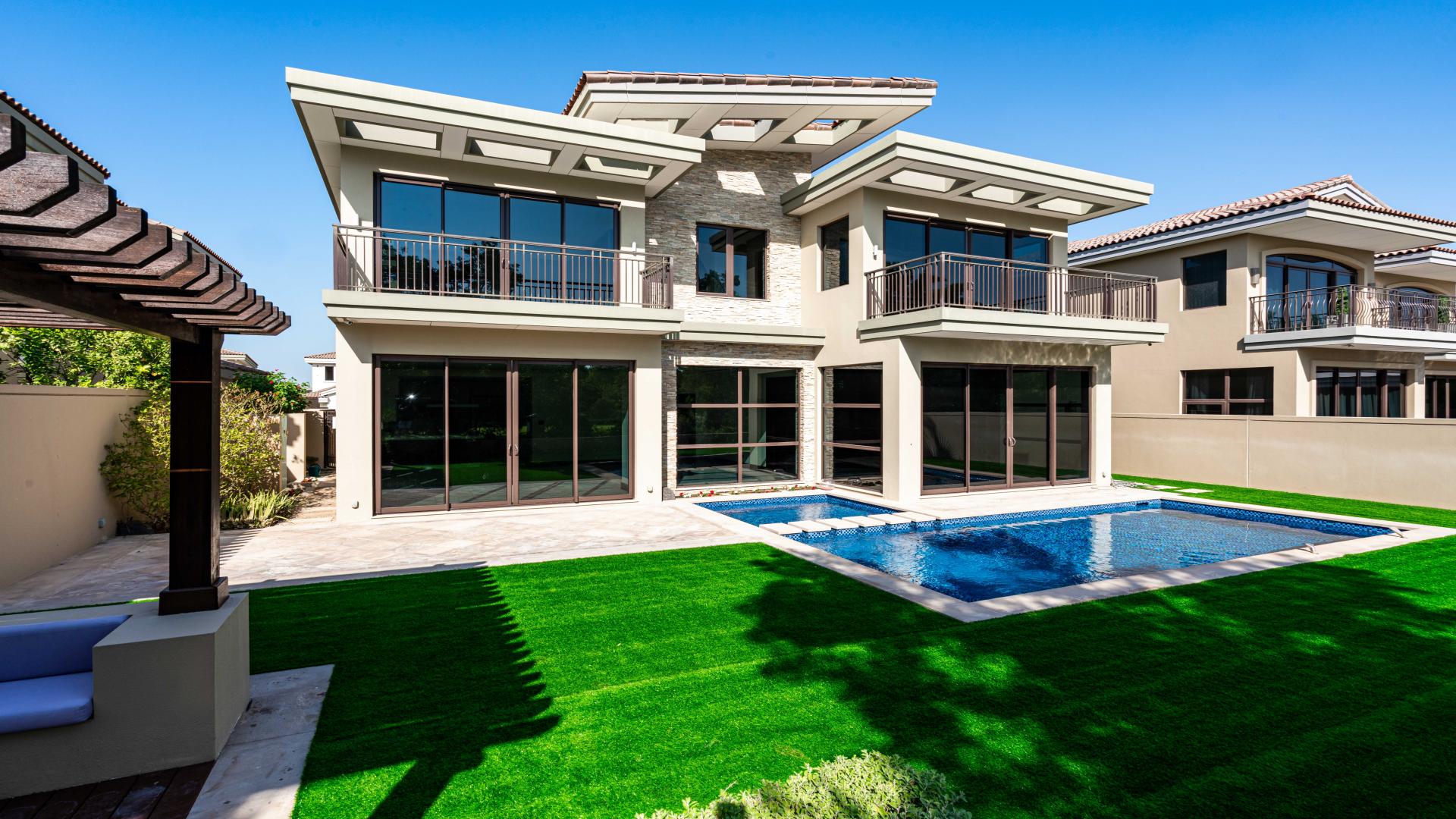 Luxurious 5-bedroom villa with pool in Jumeirah Golf Estates, Earth community, for sale