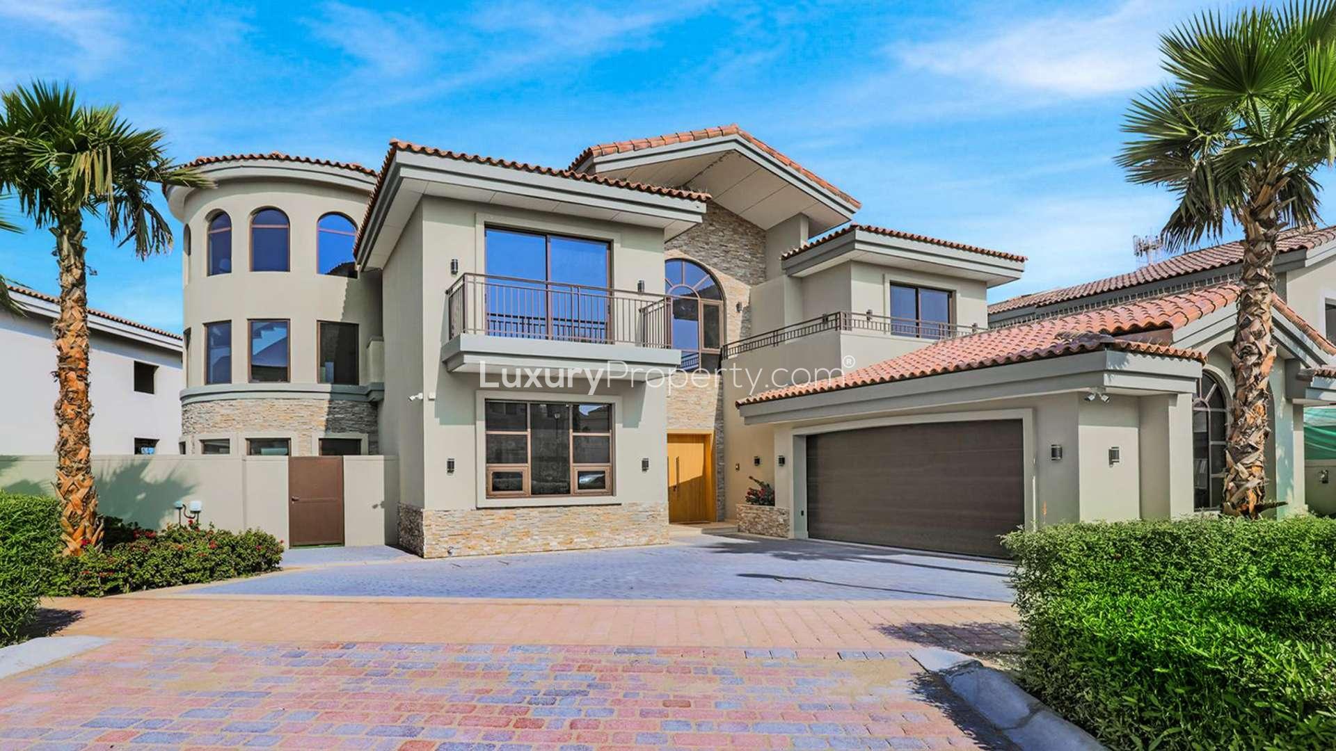 Luxurious upgraded villa with pool and spacious lawn in Jumeirah Golf Estates, Earth community