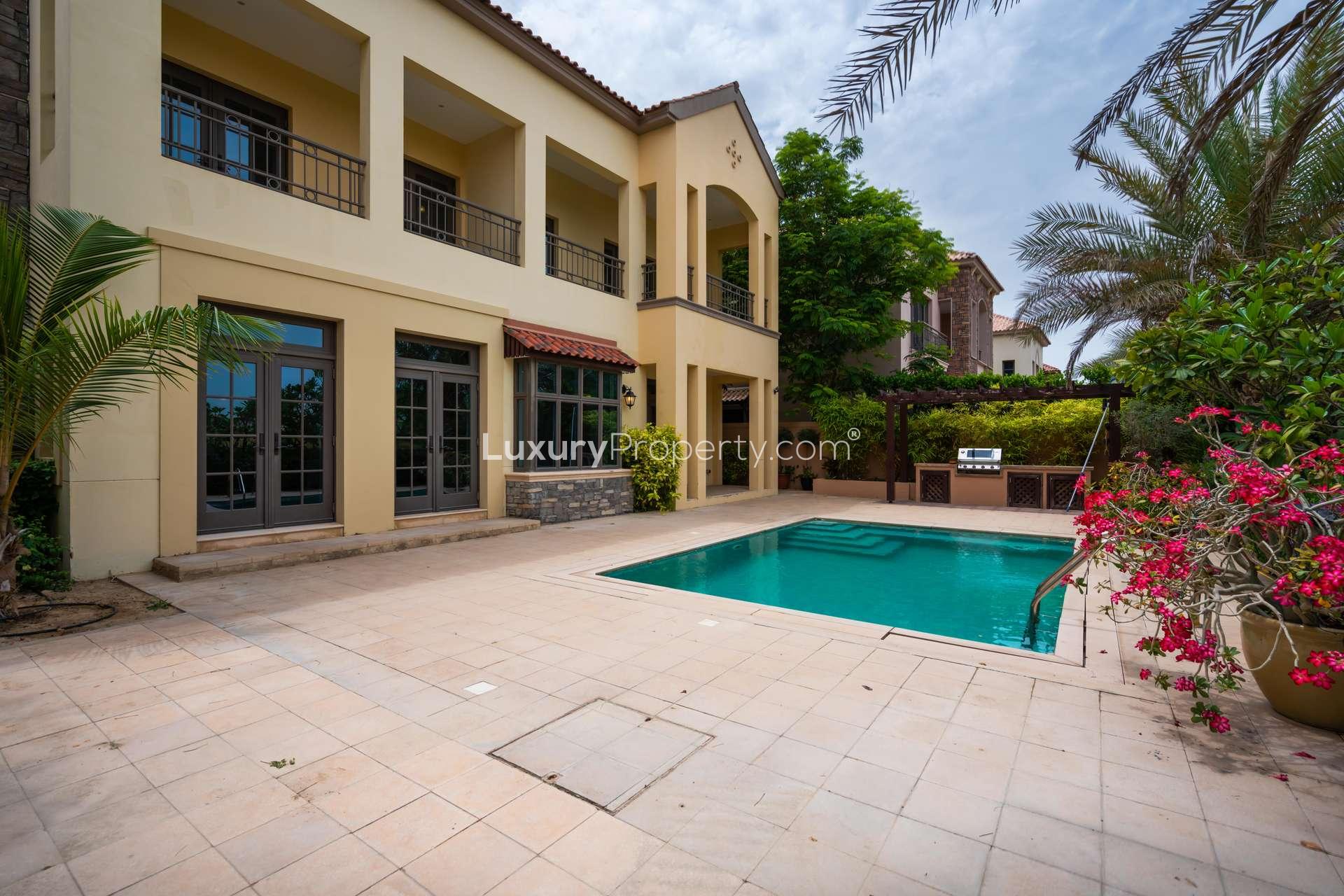 First floor layout of Oakmont villa, Jumeirah Golf Estates, featuring 5 bedrooms and bathrooms