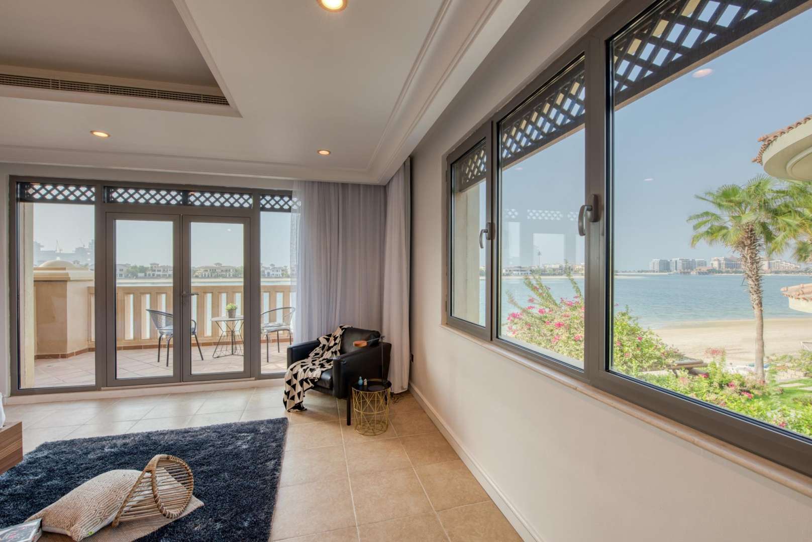 Luxury 5-bedroom villa with private beach access on Palm Jumeirah, Garden Homes