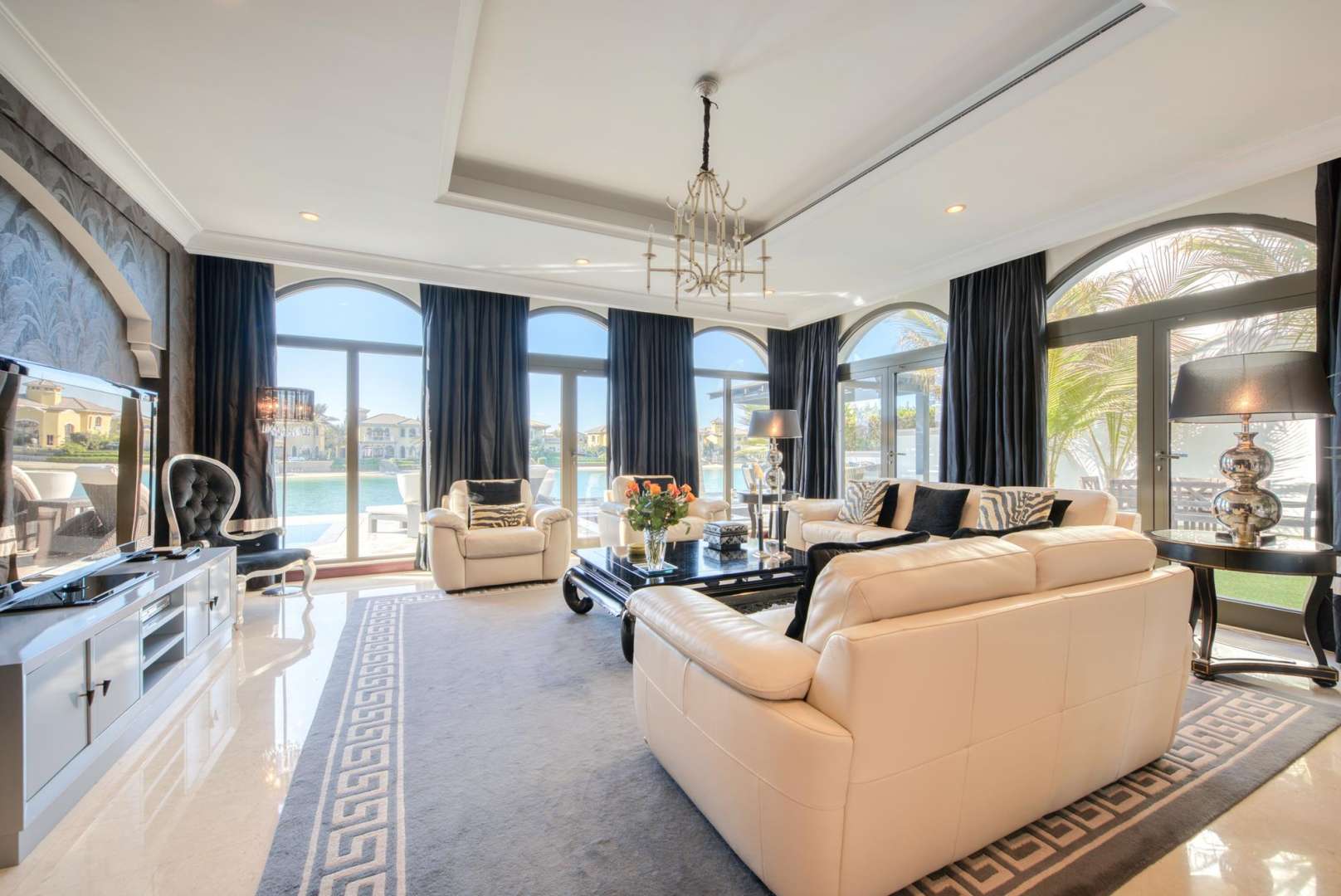 Villa with Atlantis view, steps to beach, Palm Jumeirah, Garden Homes, for sale