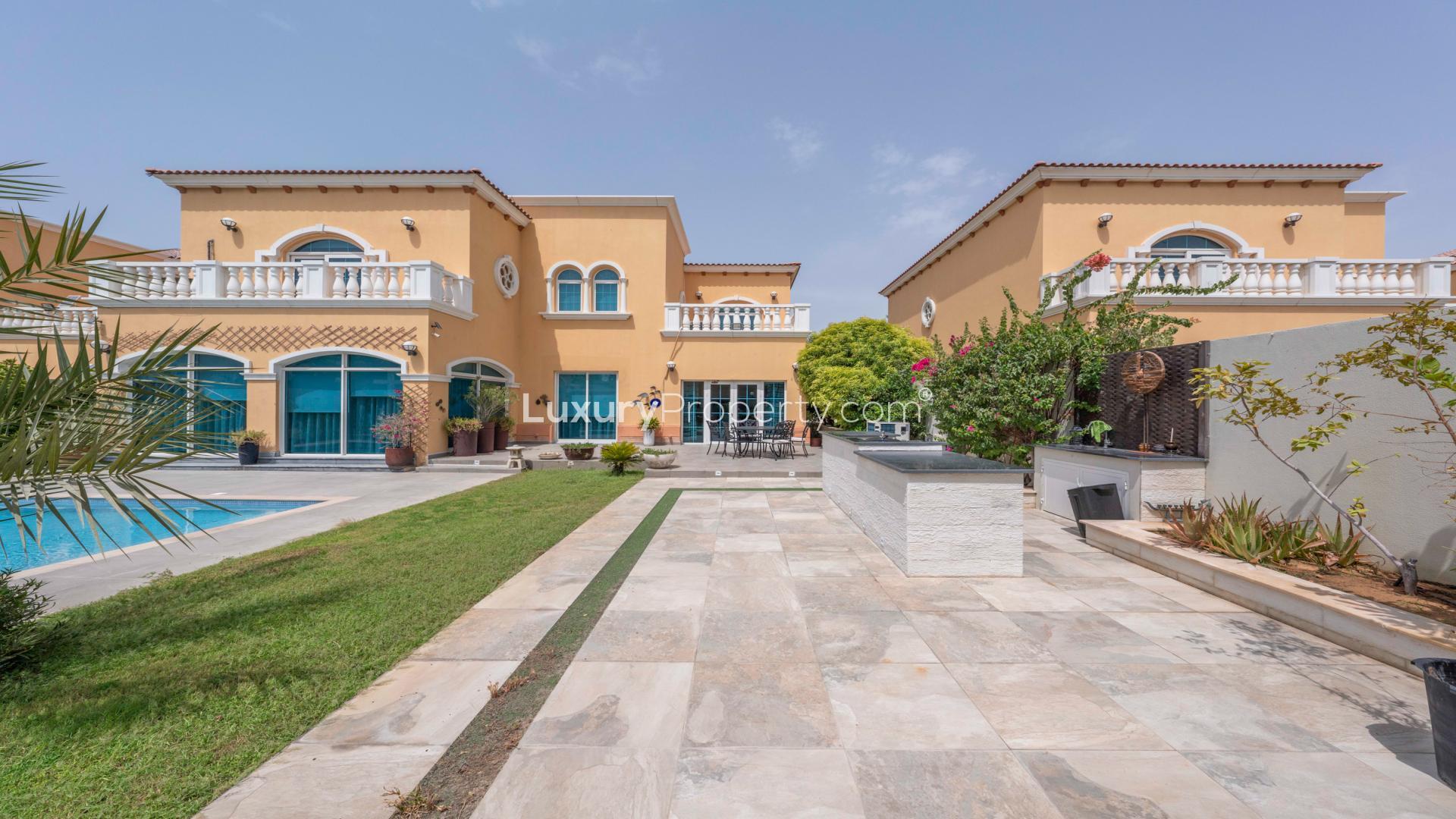 Renovated 5-bedroom villa with pool for sale in Jumeirah Park, Legacy community