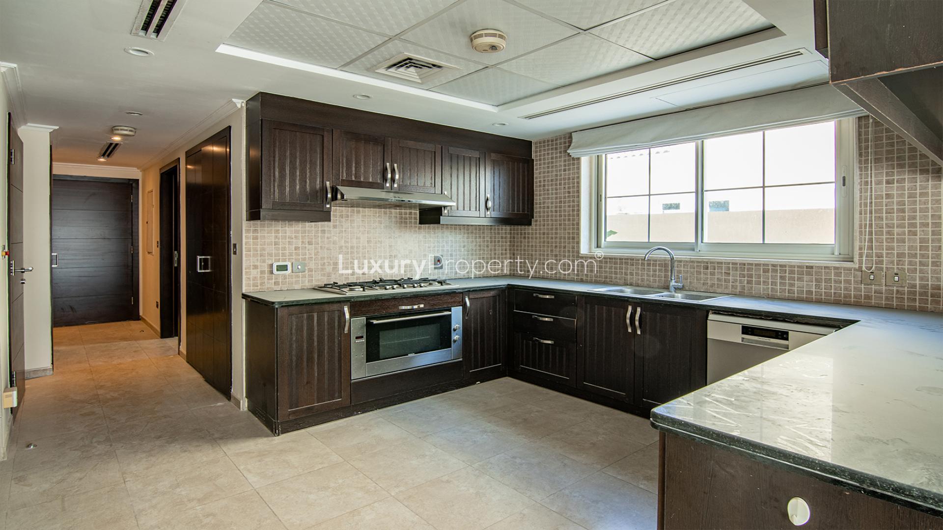 Modern kitchen in 3-bed villa, Legacy, Jumeirah Park, available for rent