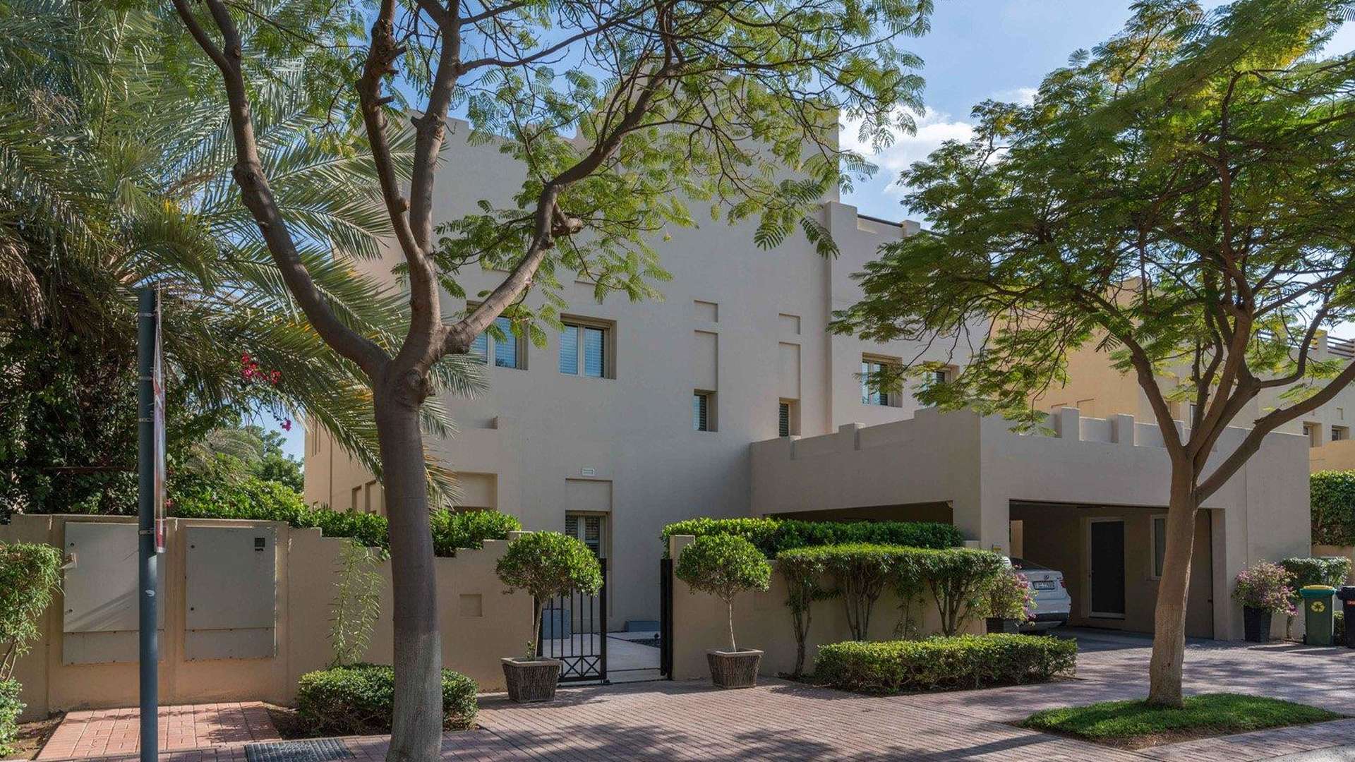 Modern bedroom with twin beds and study area in Hattan The Lakes villa