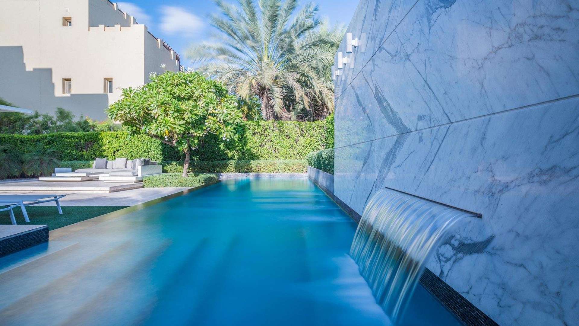 Spacious bedroom in 5-bedroom villa, Hattan The Lakes, with elegant decor and natural light