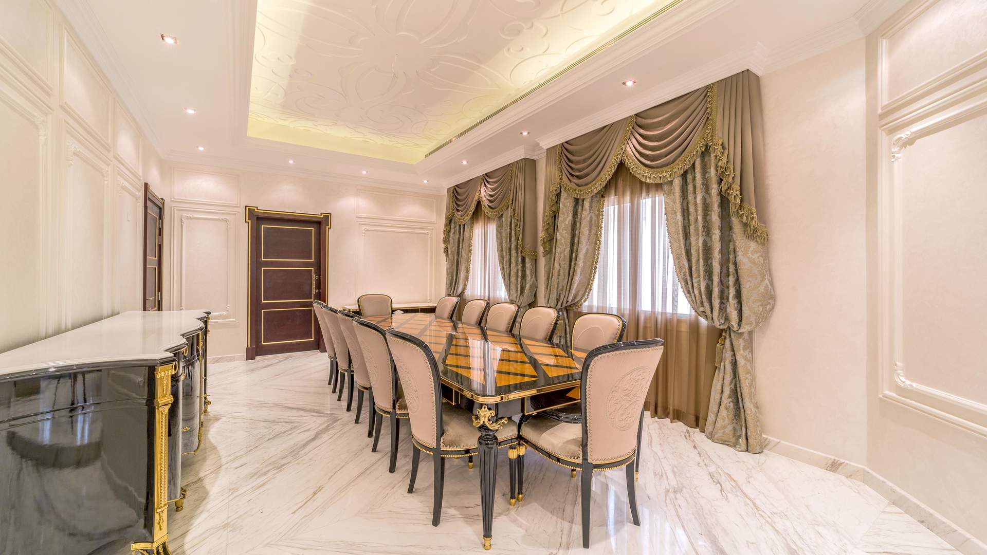 Elegant Jumeirah villa with private pool and spacious courtyard, Al Manara community, for sale