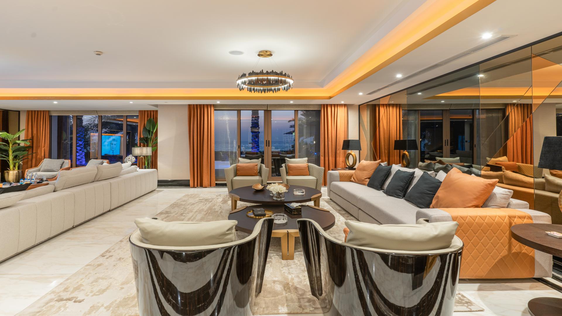 Luxurious entertainment room with bar and pool table in Palm Jumeirah villa for sale