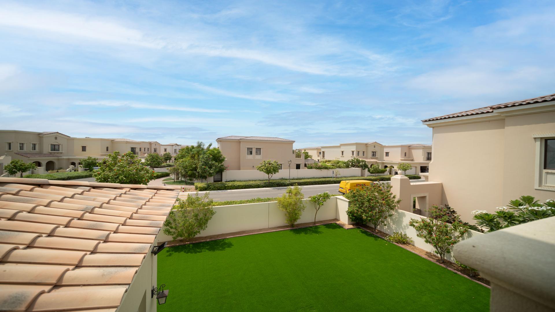 Corner villa with garage and landscaped garden in Lila, Arabian Ranches 2, for sale