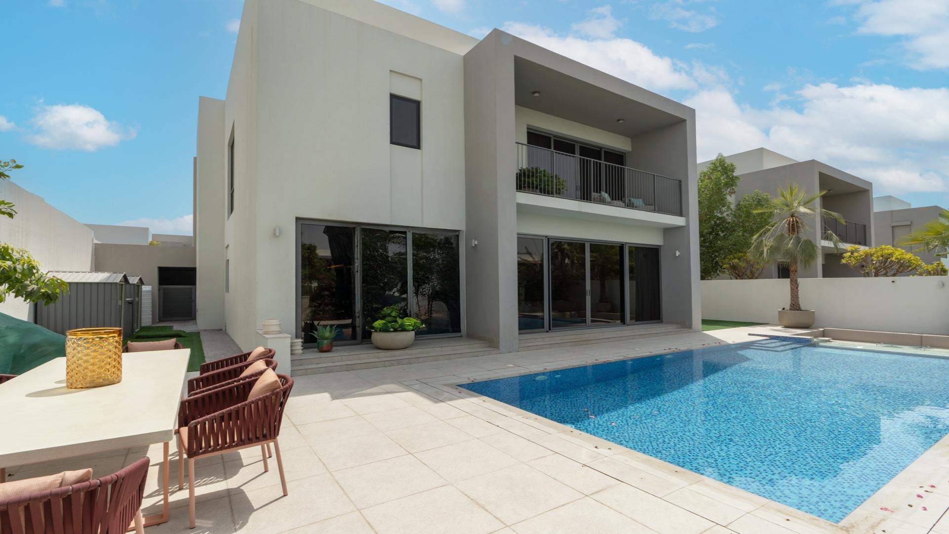 Modern dining area and kitchen in Sidra 1 villa, Dubai Hills Estate, LP45886