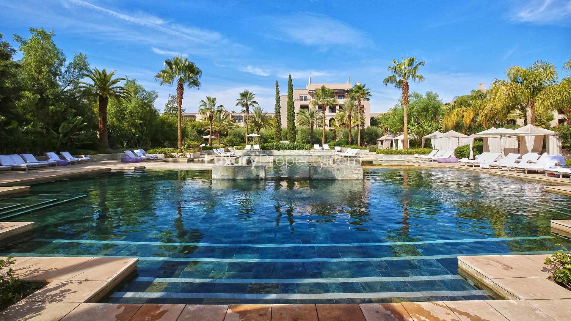 Luxurious villa with pool at Four Seasons Marrakech, 5 bedrooms, lush garden view