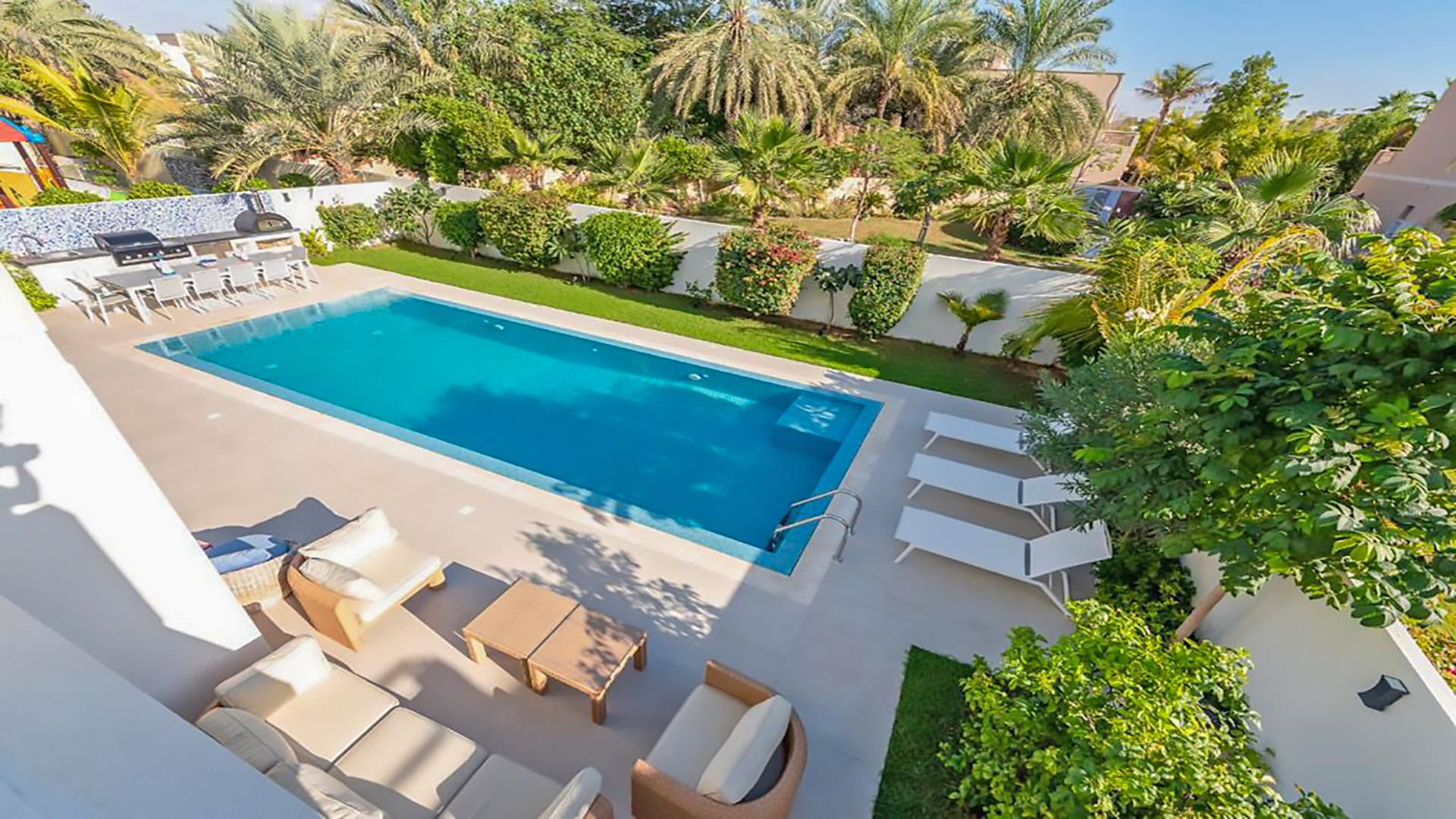 Luxurious villa in Meadows 2 with private pool and garden