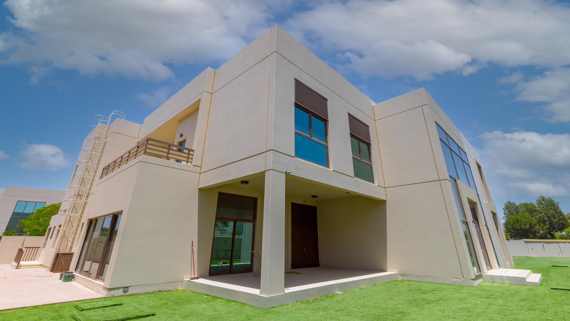 Corner villa with landscaped garden in Meydan Gated Community, large plot, for sale