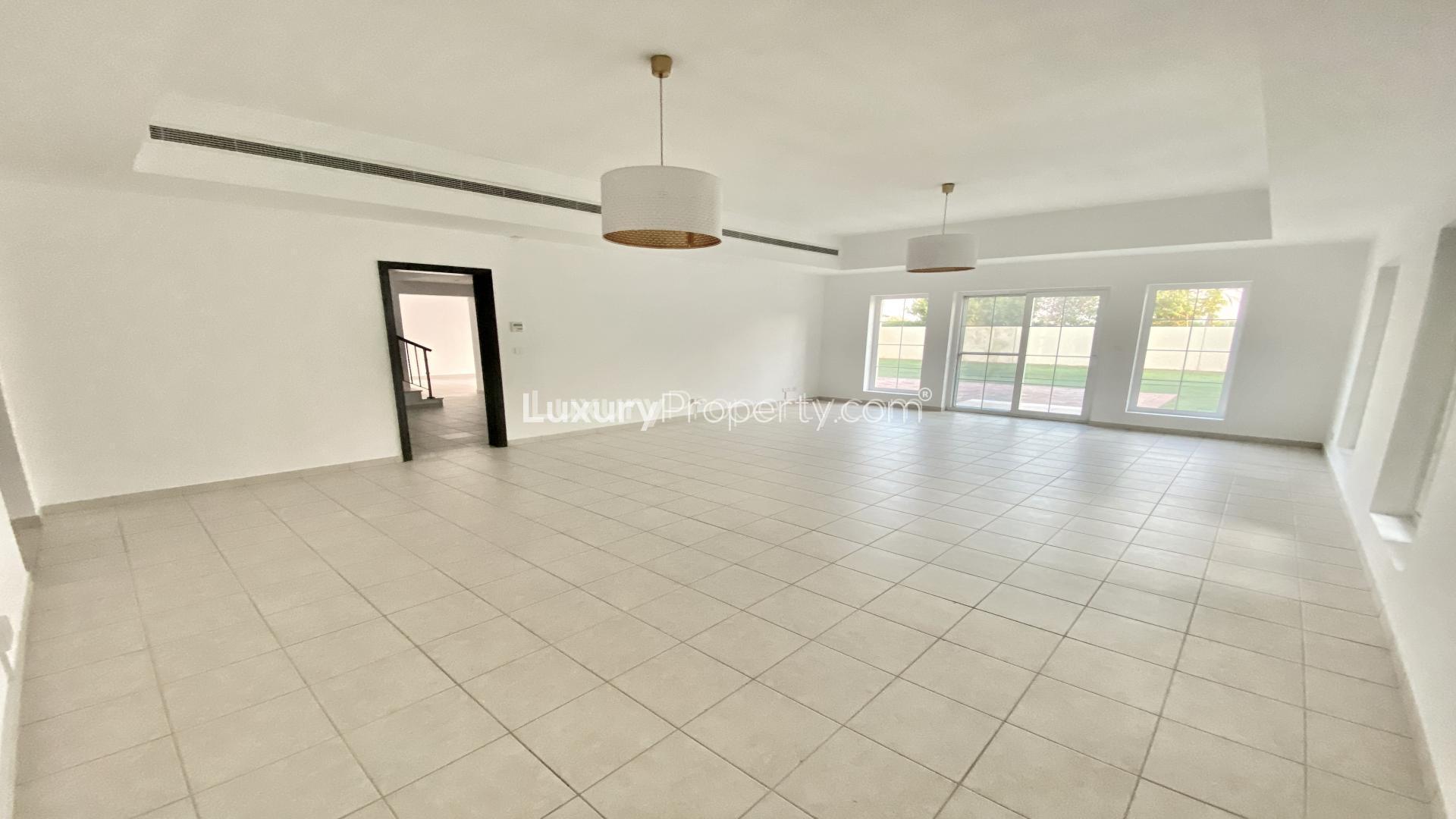 Elegant Mirador Villa with pool for sale in Arabian Ranches, Dubai