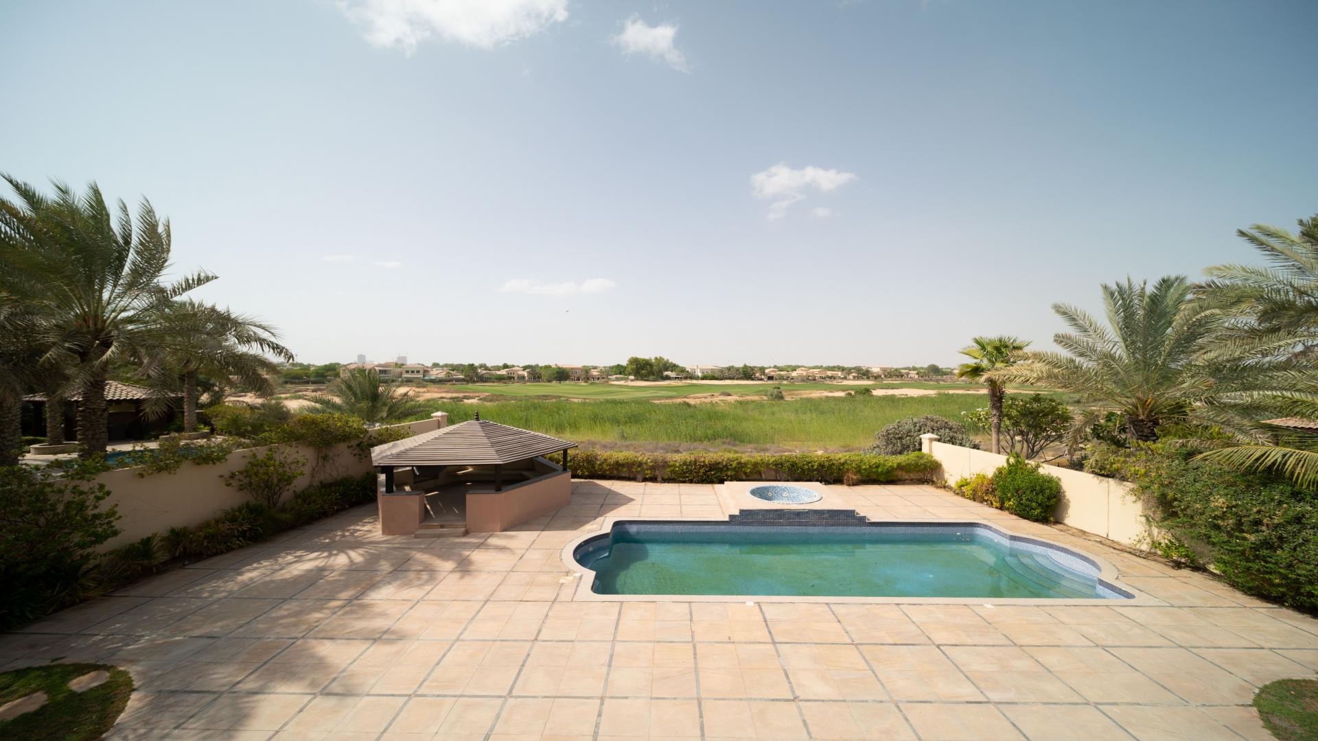 Stunning villa in Mirador La Coleccion with pool and garden, Arabian Ranches