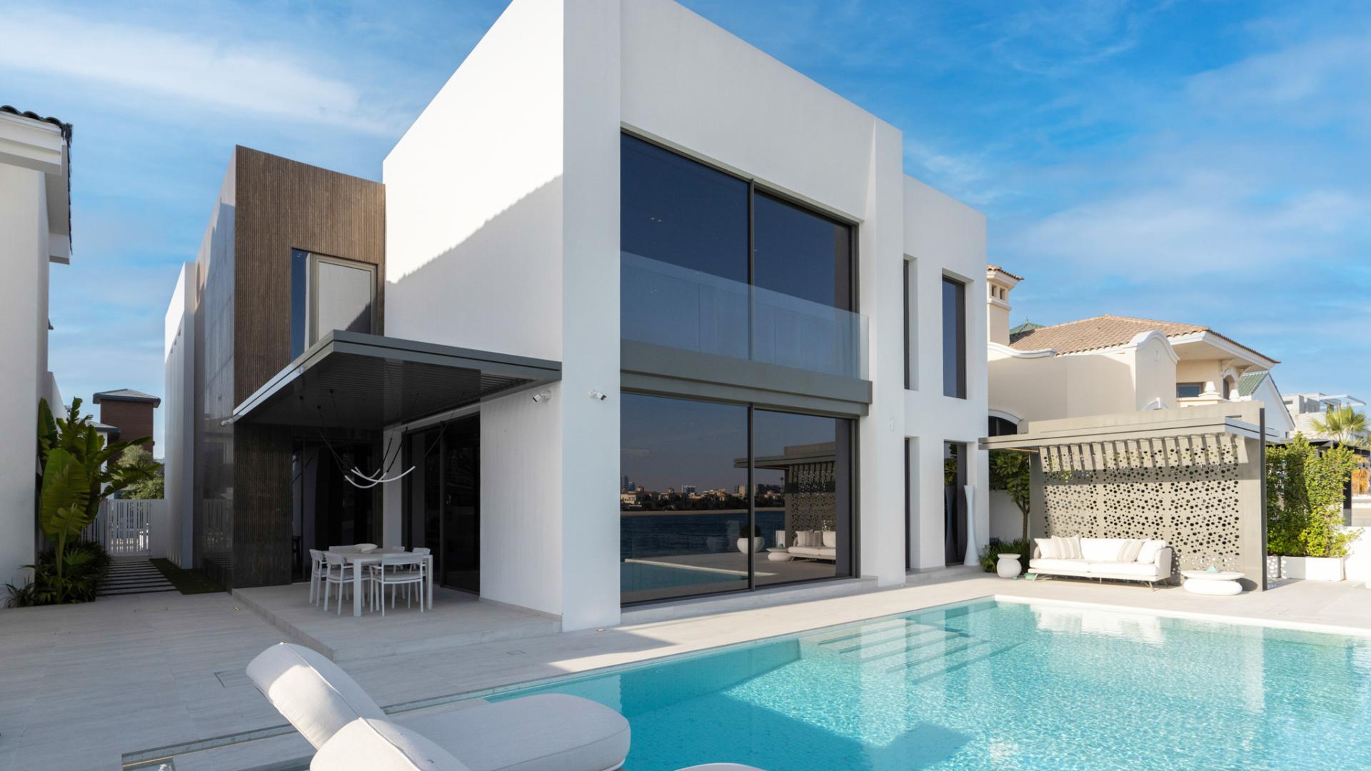 Upgraded five-bedroom villa exterior in Garden Homes, Palm Jumeirah, for sale