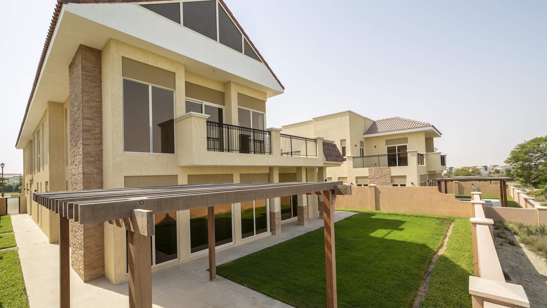 Luxurious five-bedroom villa with golf course views in Sienna Views, Jumeirah Golf Estates