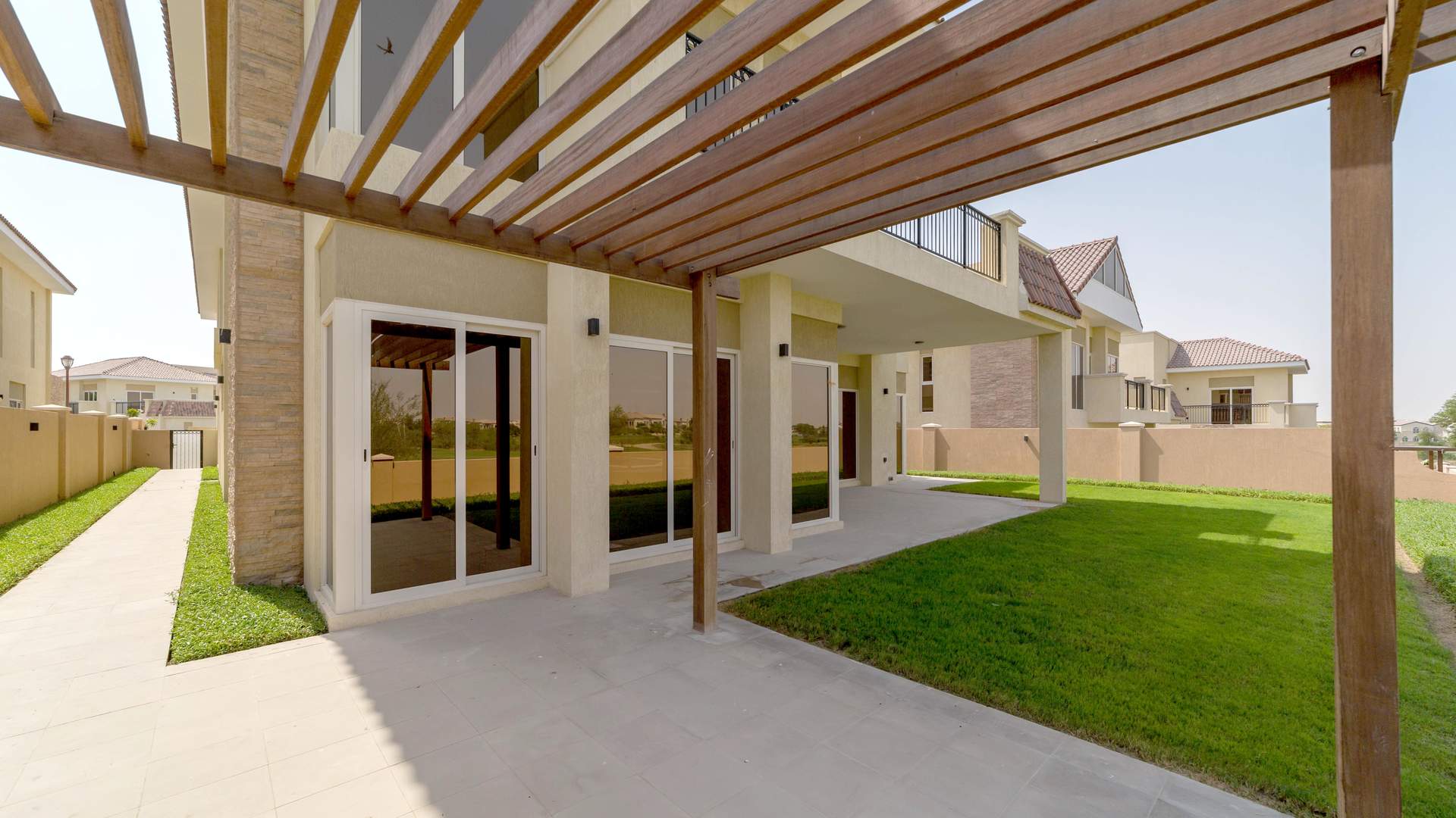 Four-bedroom villa with golf view in Jumeirah Golf Estates, Fire community, for sale