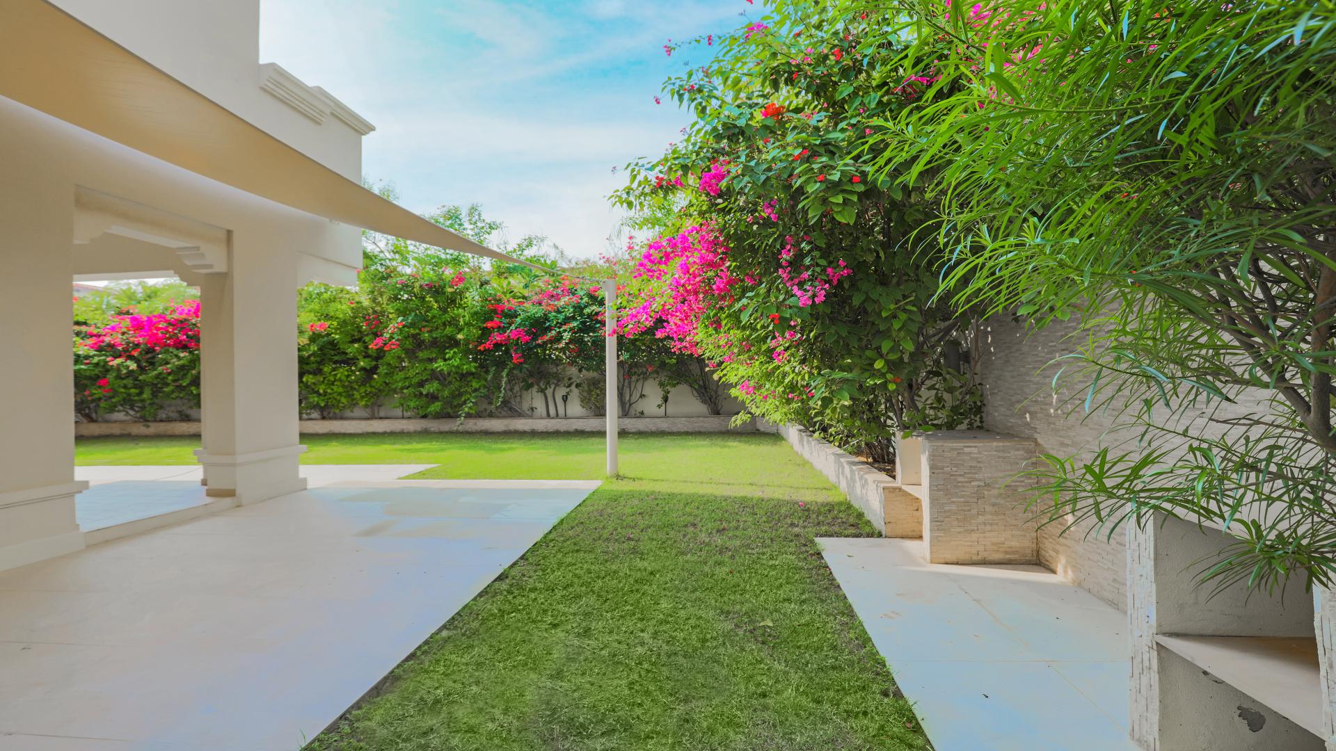 Elegant, spacious living room in 5-bedroom villa, Rosa, Arabian Ranches 2. Bright, modern interior