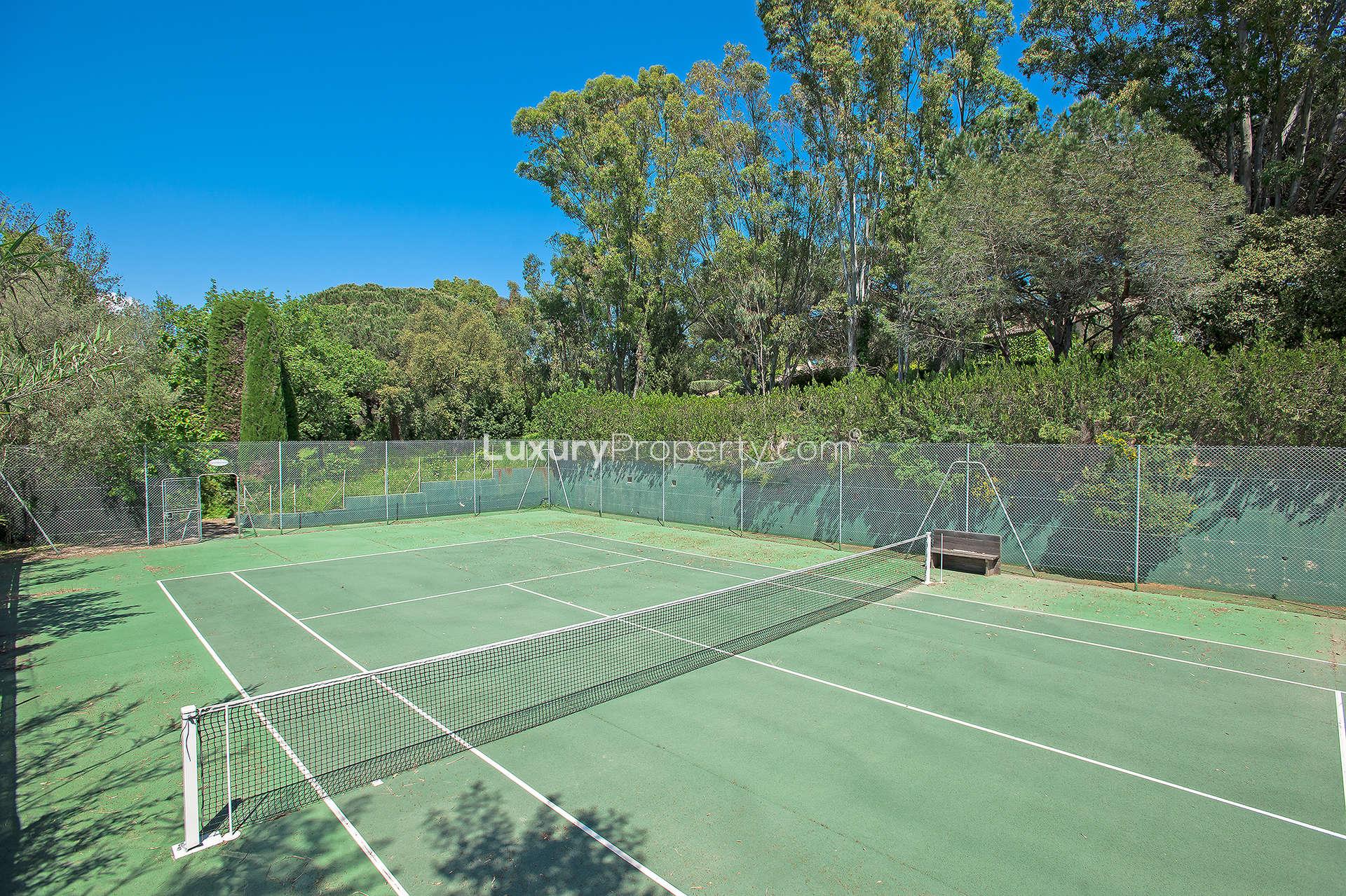 Cozy living area in upgraded Provencal villa, overlooking pool in Saint-Tropez, French Riviera