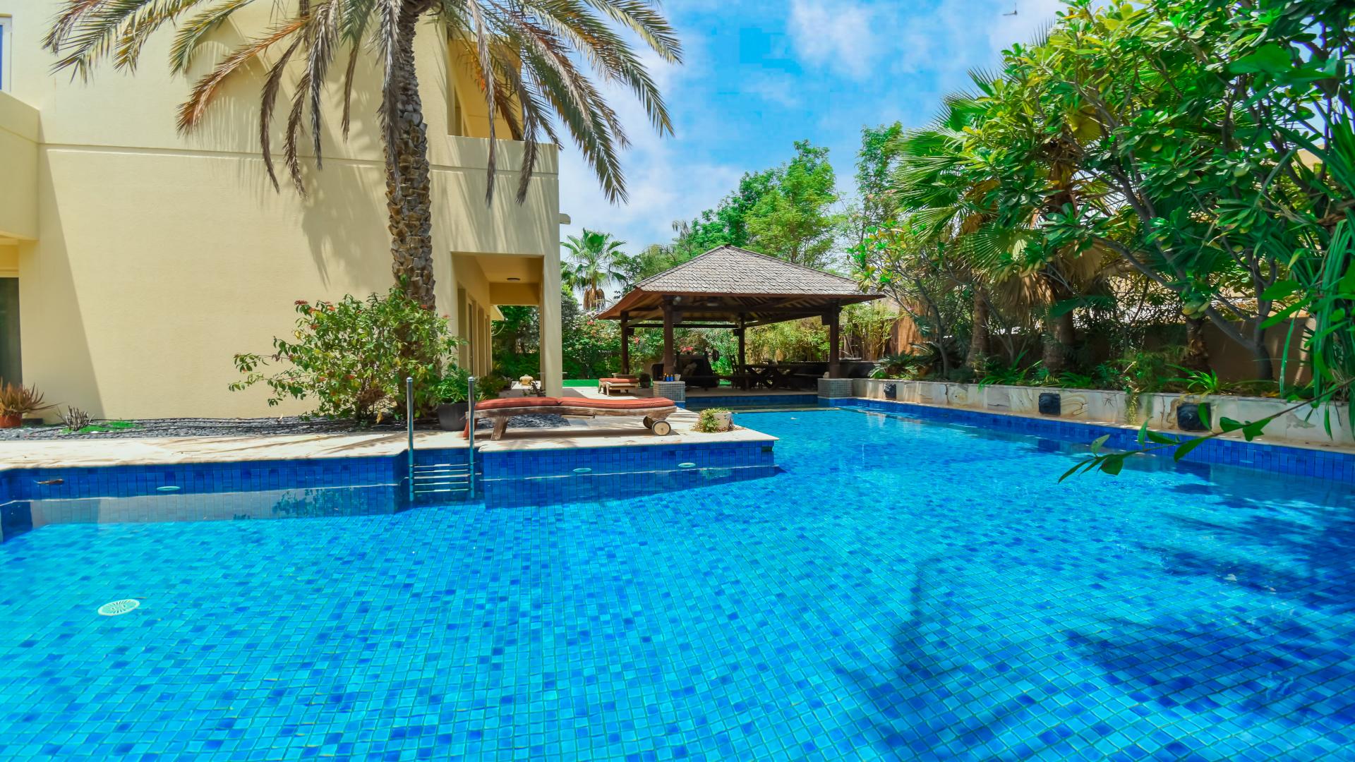 Beautifully renovated villa in Savannah, Arabian Ranches with lush garden and private pool