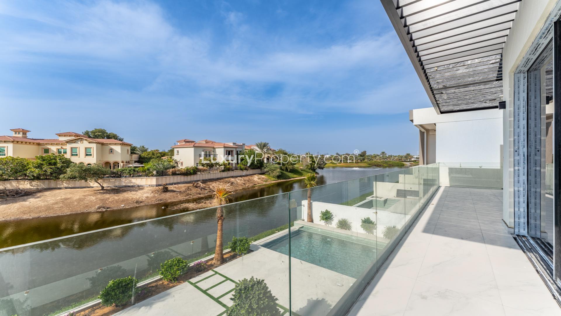 Open-plan living area with marble flooring in Jumeirah Park villa, LP45411