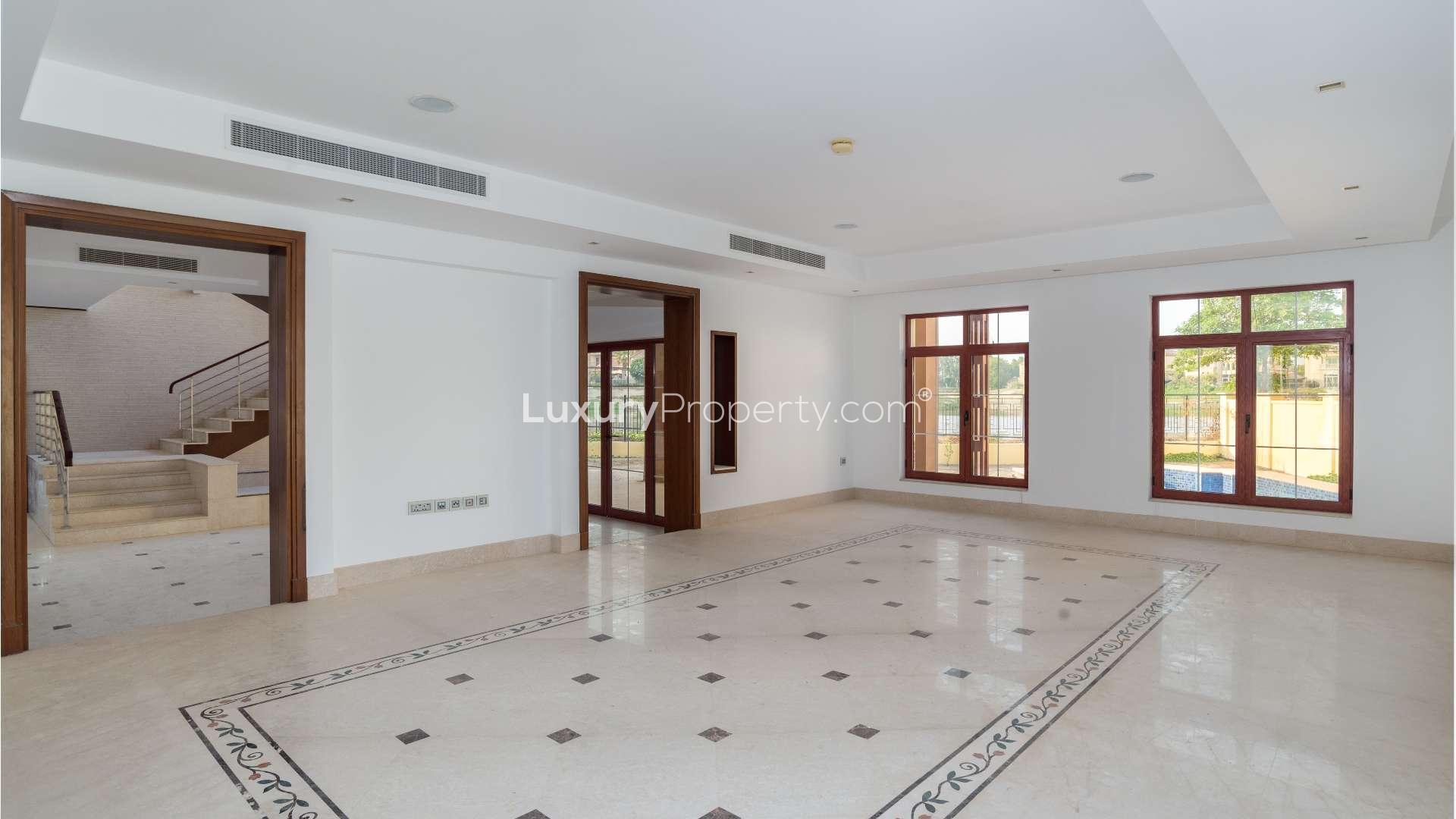 Mansion for sale in Jumeirah Islands, The Mansions, with full lake view
