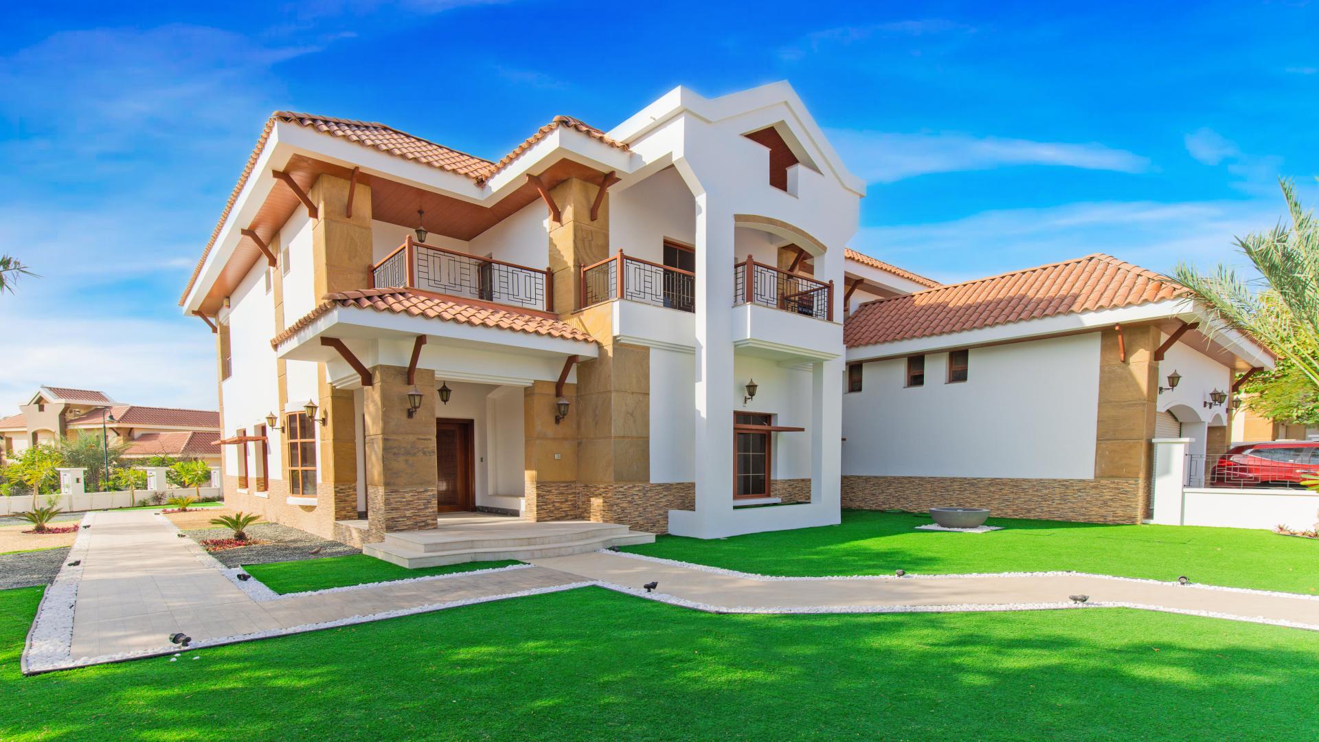 Luxury 5-bedroom villa with pool and outdoor kitchen in Jumeirah Islands, The Mansions