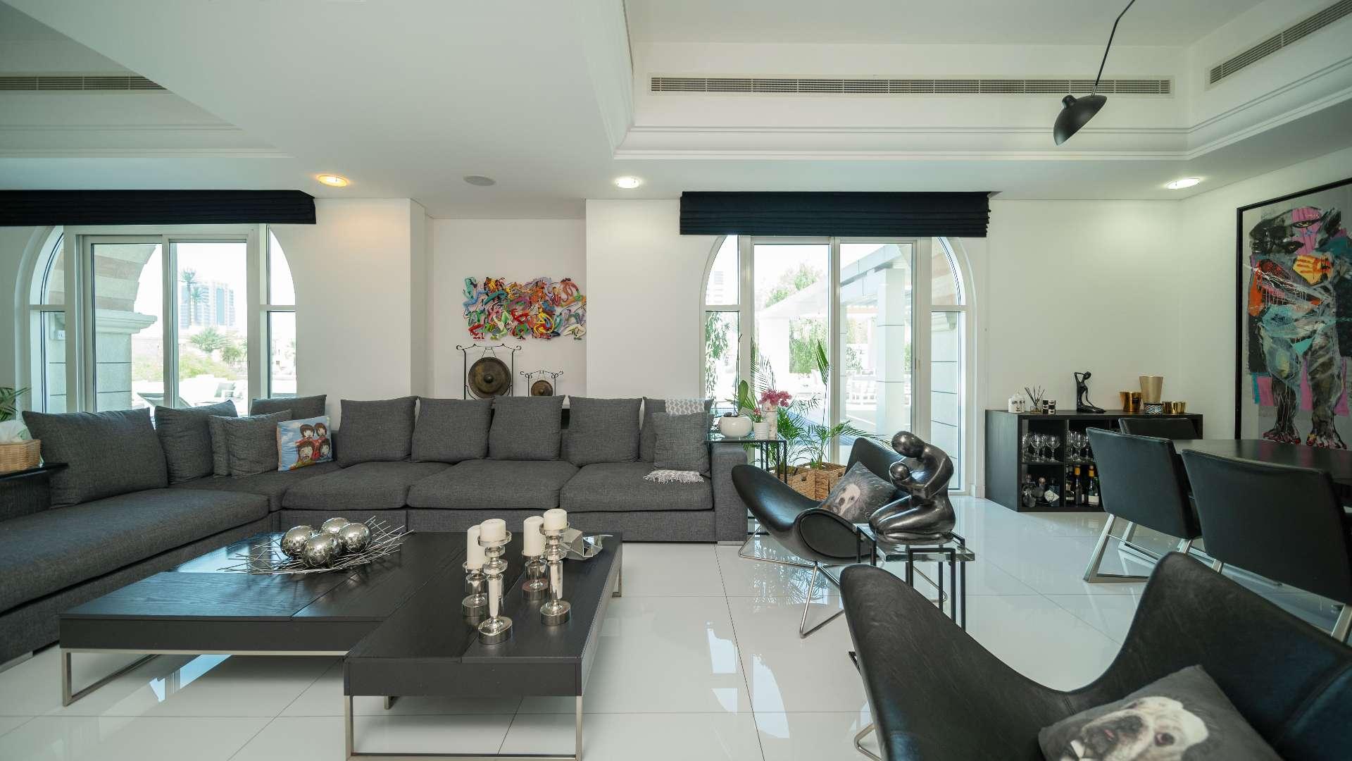 Luxurious villa with pool and golf course views in Victory Heights, Dubai Sports City