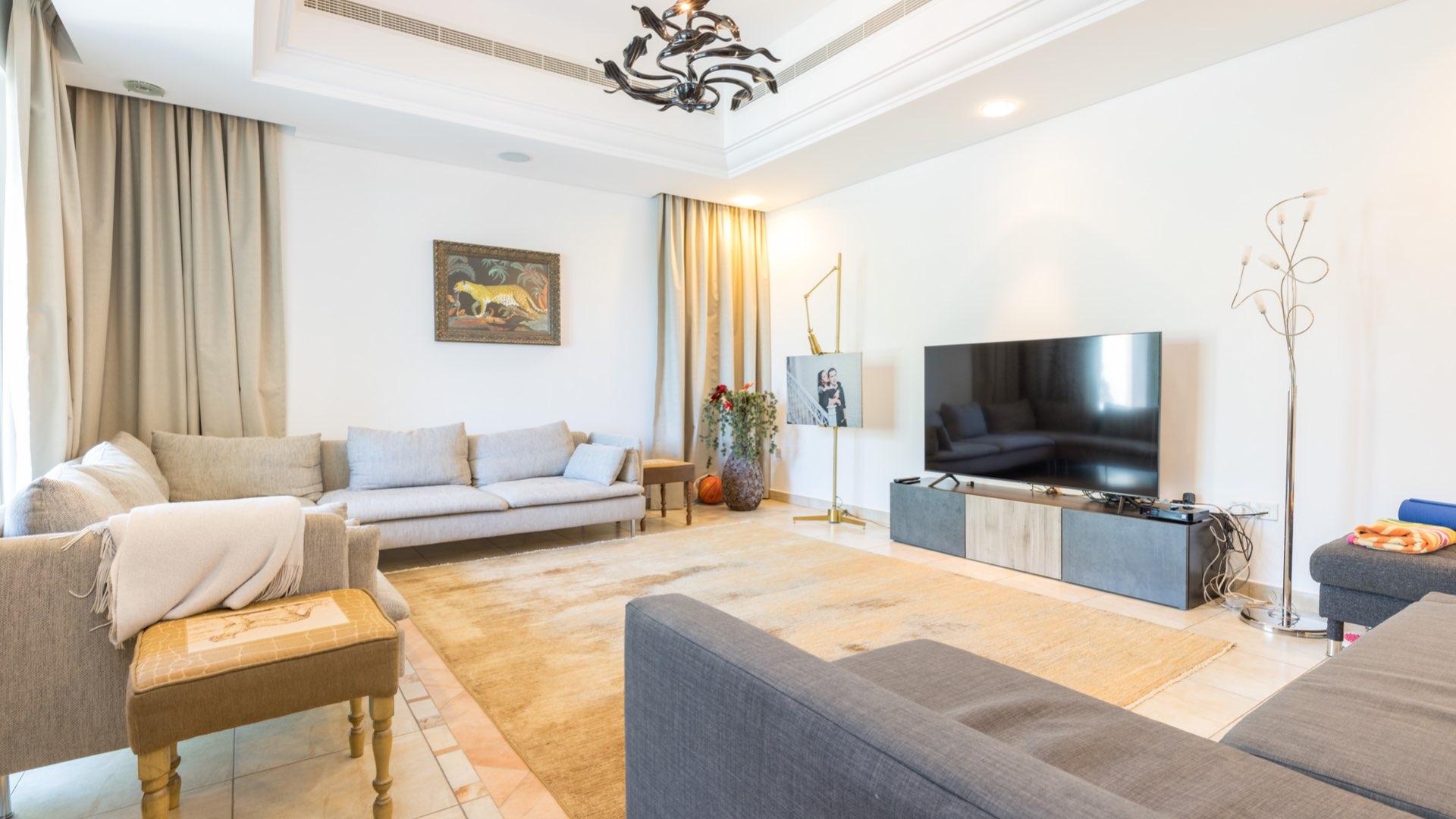 Gorgeous villa with private pool in Victory Heights, Dubai Sports City, lush garden view