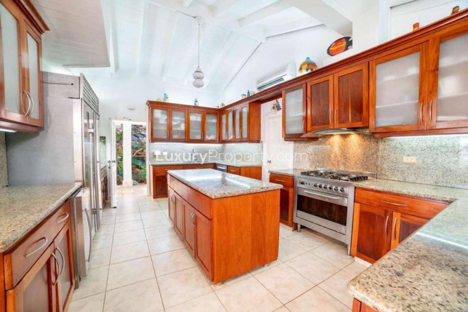 Luxurious living room in Villa Darsena 19, Marina de Casa de Campo, La Romana