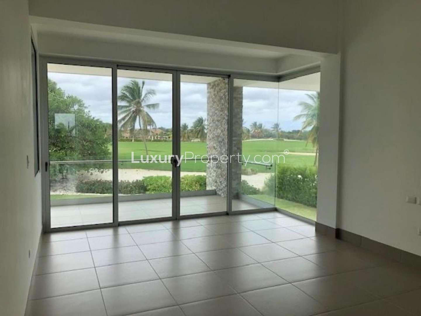 Spacious interior view of Villa en Cap Cana with large windows, Punta Cana