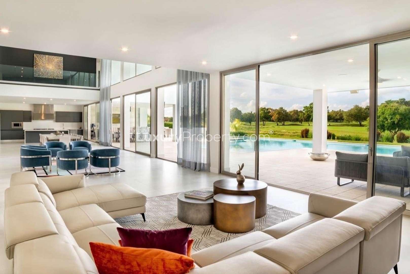 Luxurious villa with pool for sale in Casa de Campo, La Romana, five bedrooms