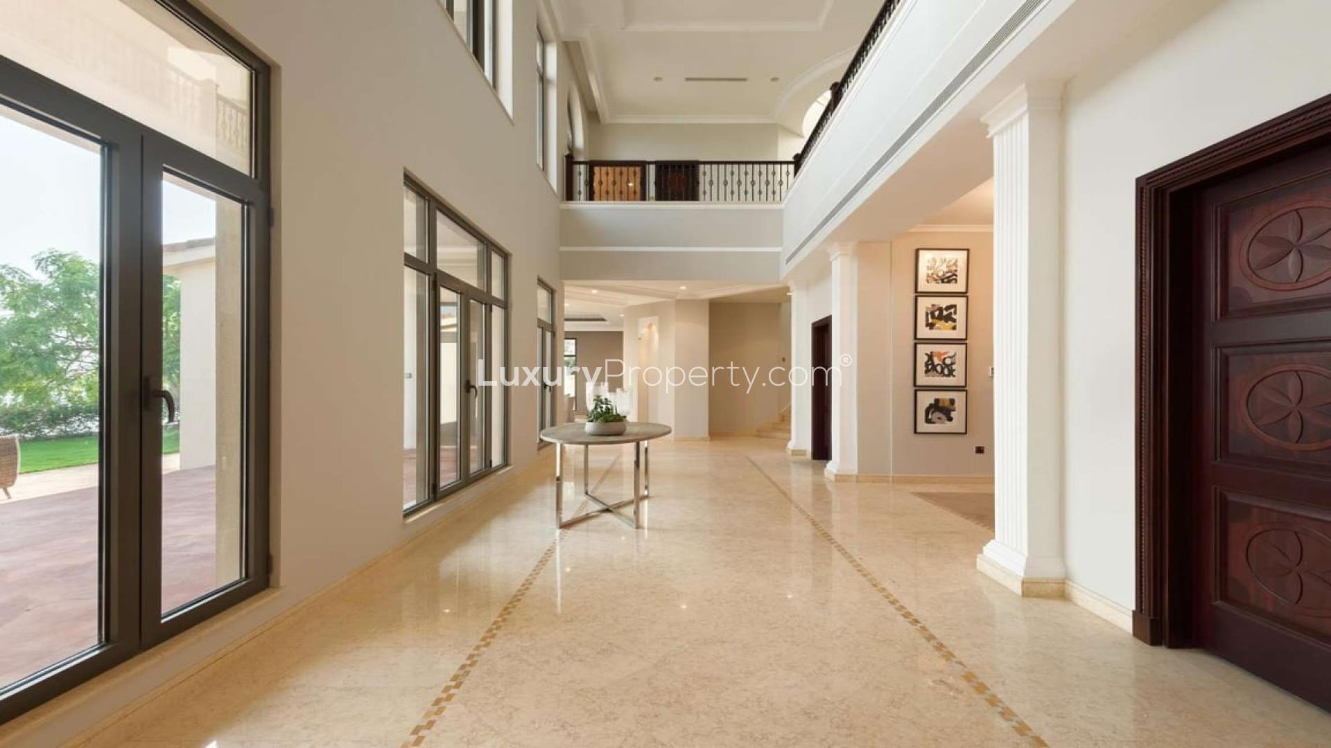 Luxurious villa terrace with ocean view on Palm Jumeirah, Dubai for rent