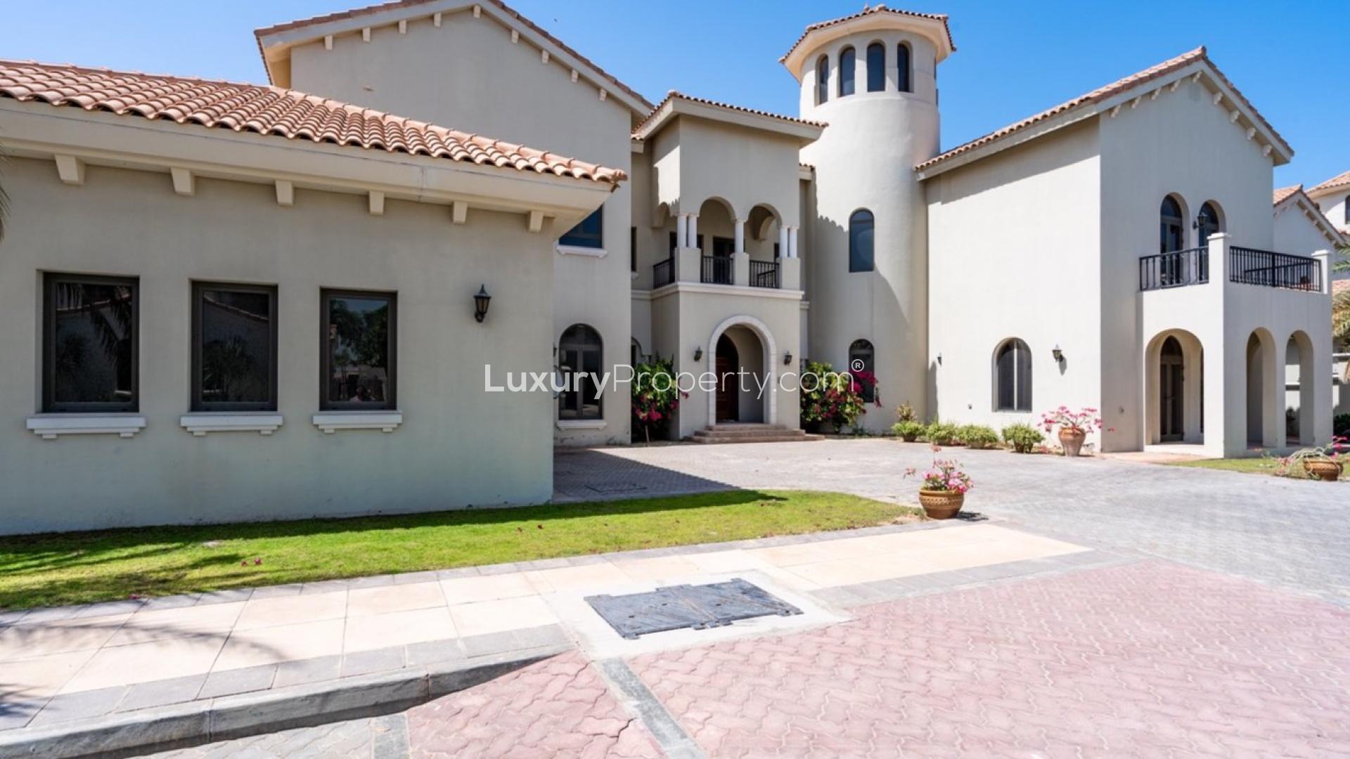 Stunning six-bedroom villa for rent in Palm Jumeirah's Signature Villas community