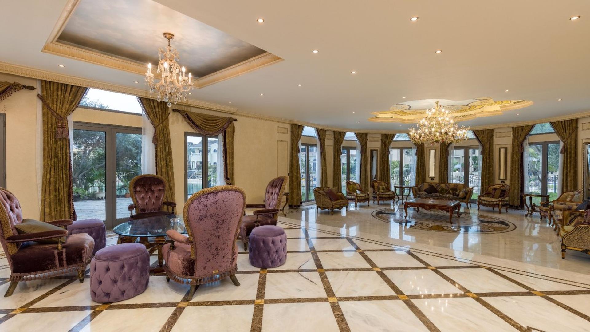 Luxurious 6-bedroom Signature Villa with sea view on Palm Jumeirah for rent