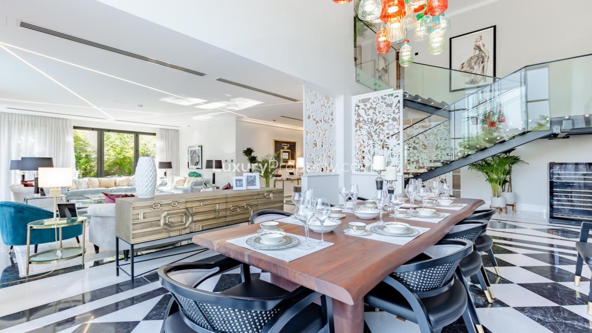 Luxury villa with pool in Jumeirah Islands' Islamic Clusters, available for rent