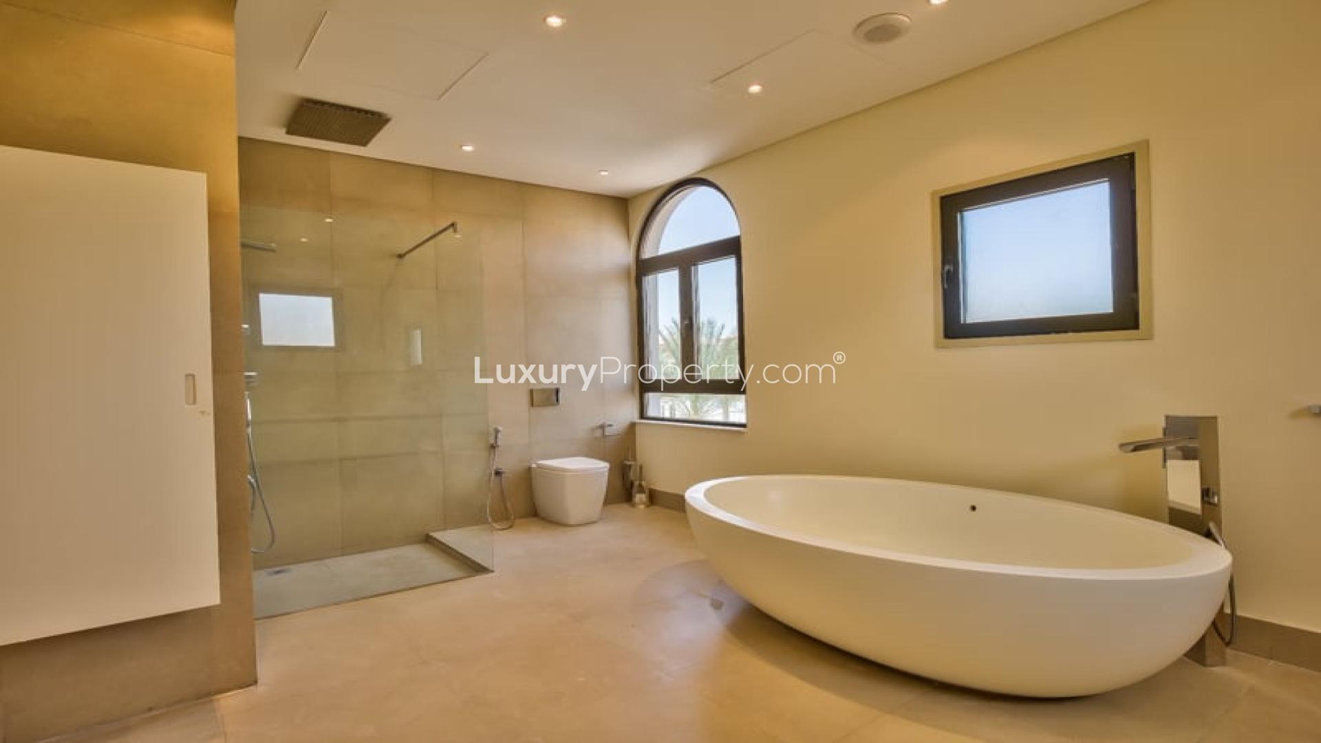 Modern villa with private pool, overlooking Palm Jumeirah waters, Signature Villas, Dubai