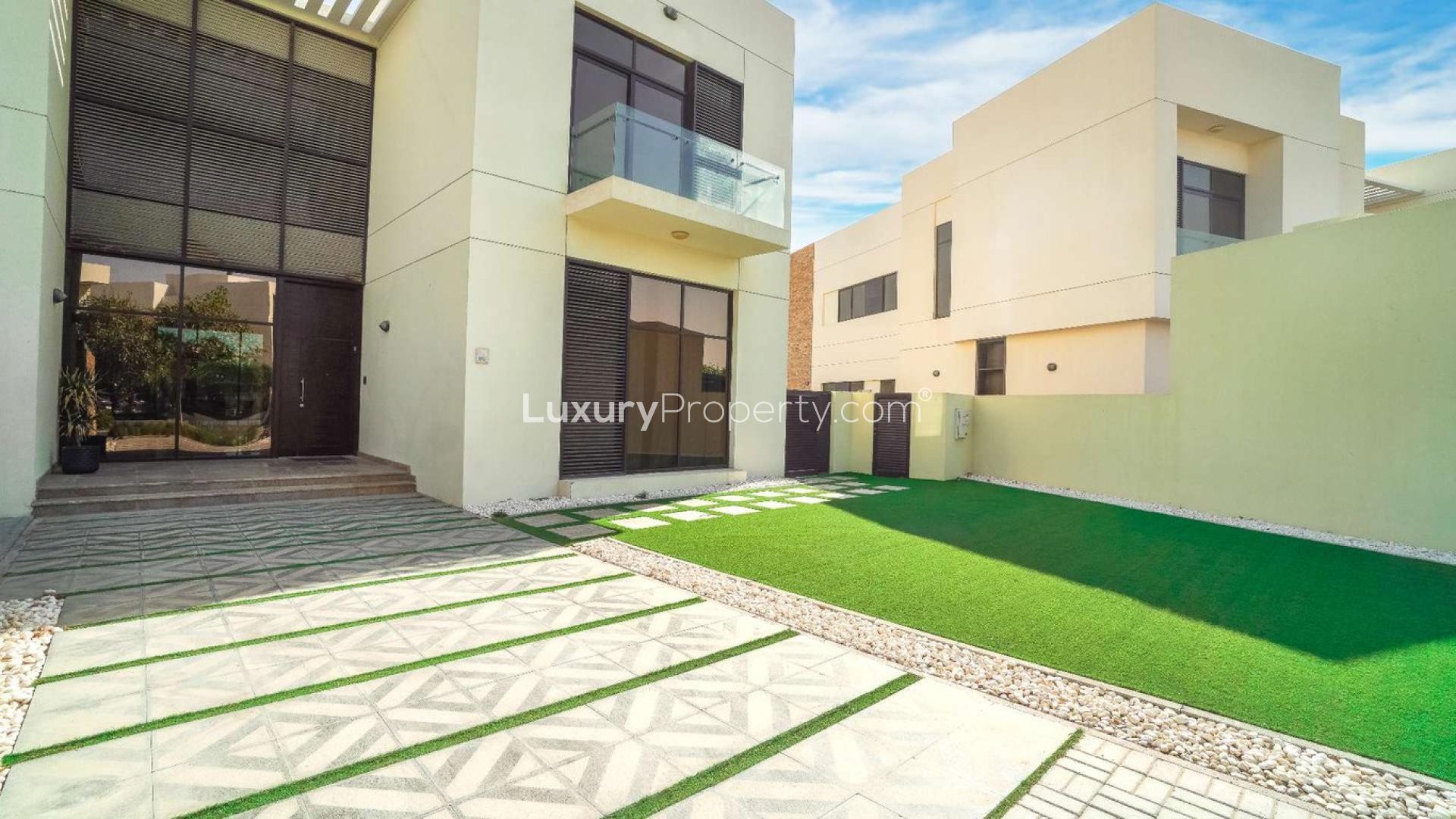 Luxurious villa with private pool in Damac Hills, Silver Springs, for sale