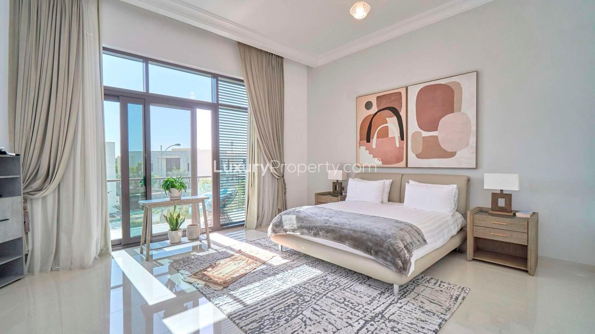 Luxurious 6-bedroom villa with pool and garden in Damac Hills, The Field