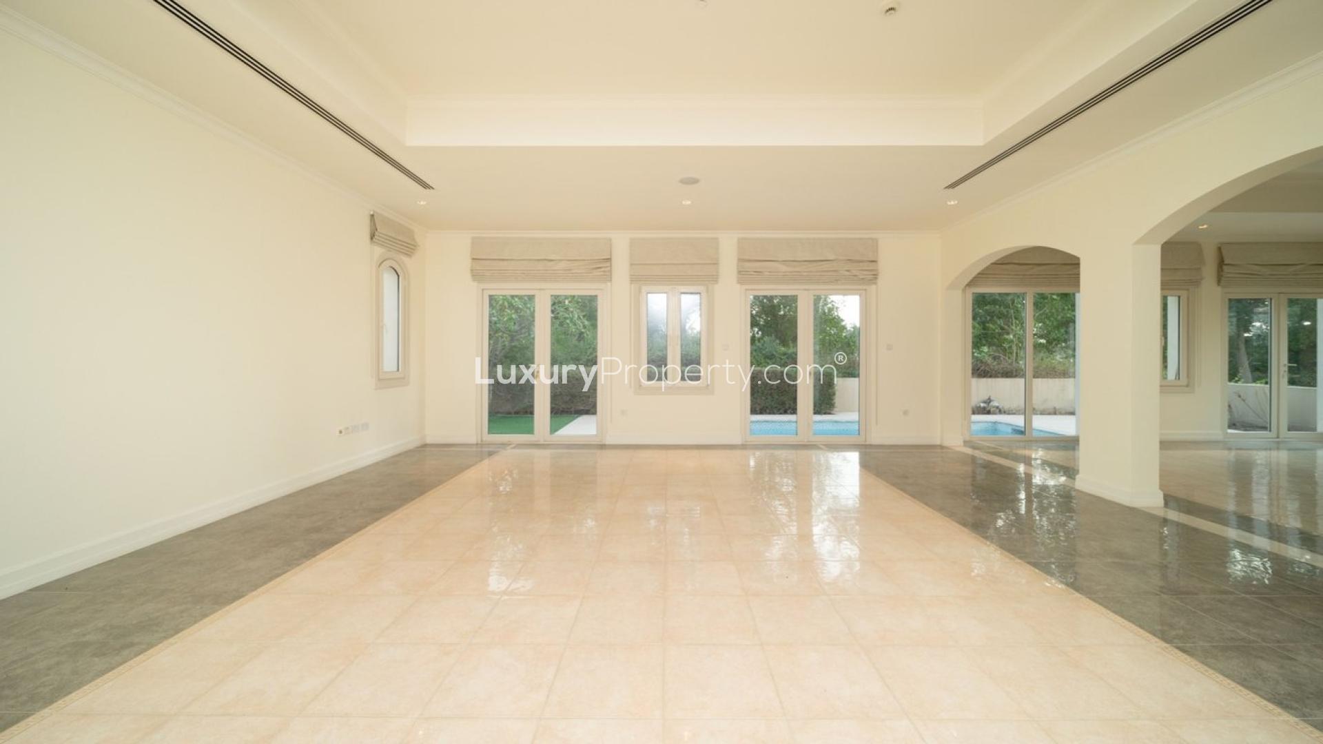 Gorgeous 6-bedroom villa with garage in Jumeirah Golf Estates, Earth community, for sale